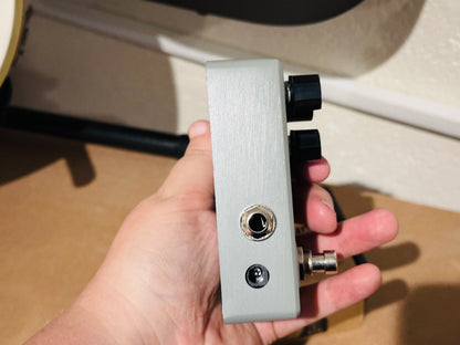 🌟BRAND NEW🌟 Dolamo D5 Guitar distortion pedal MKIV effects box~ Silver 9v 🎸