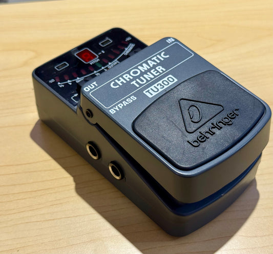 🎸 Behringer TU300 Chromatic Guitar/Bass Tuner~ Guitar Pedal 🎸