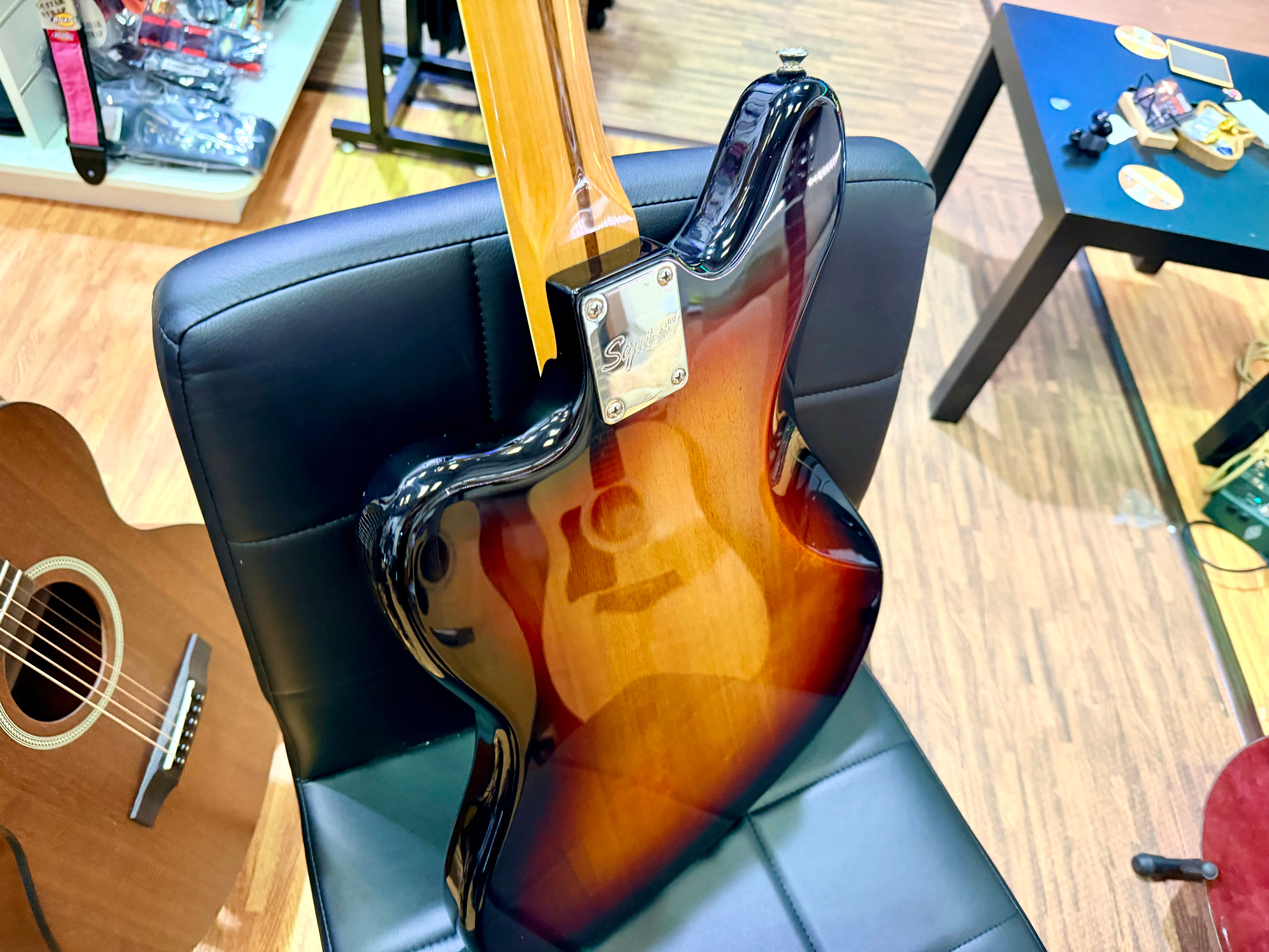 ✨2019✨ Fender Squier Classic Vibe '70s Jaguar~ 3-Tone Sunburst~ Electric Guitar