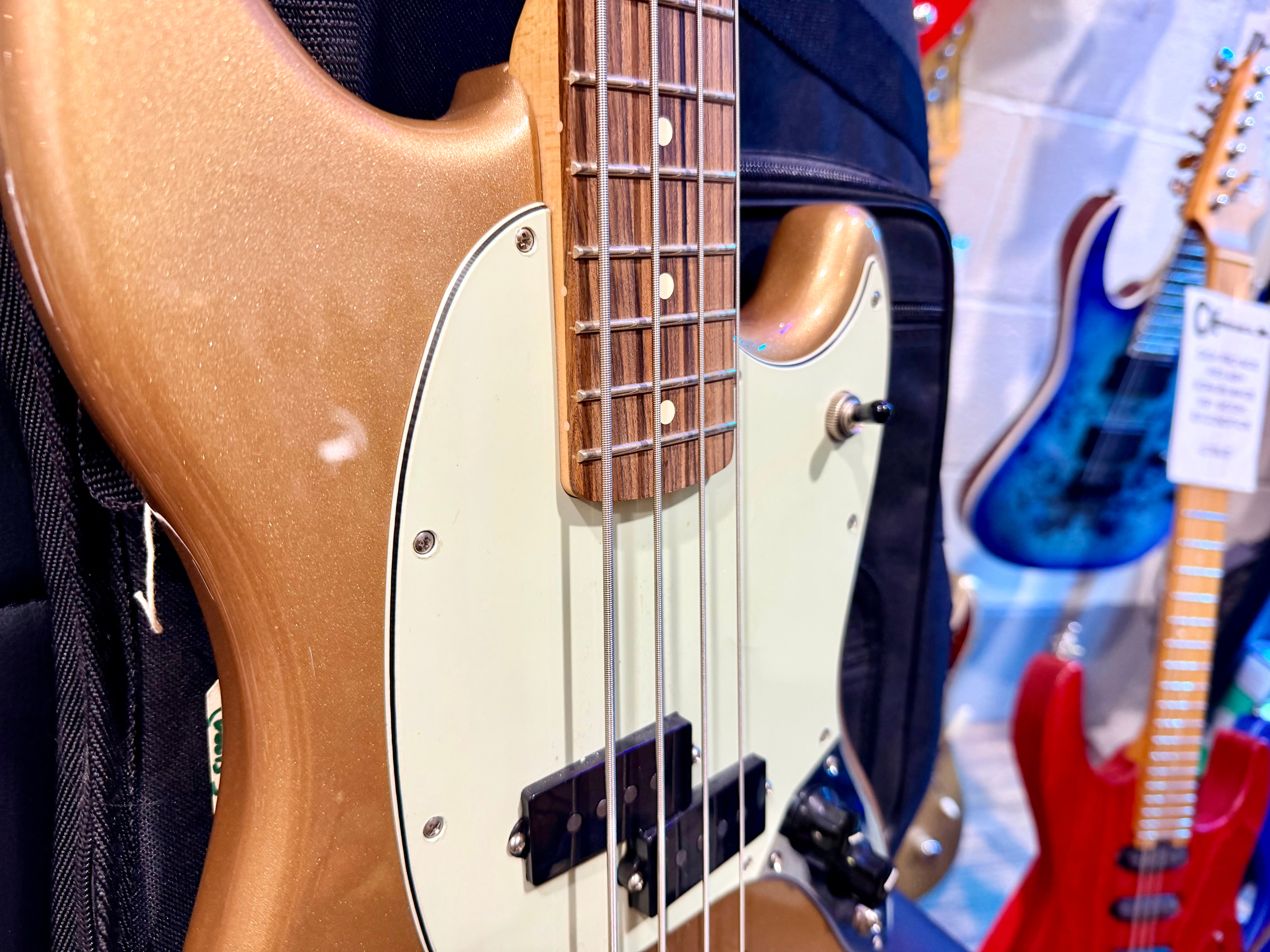 🌟2022🌟 Fender Player Mustang Bass PJ~ Pau Ferro~ Firemist Gold~ Mexican Bass!