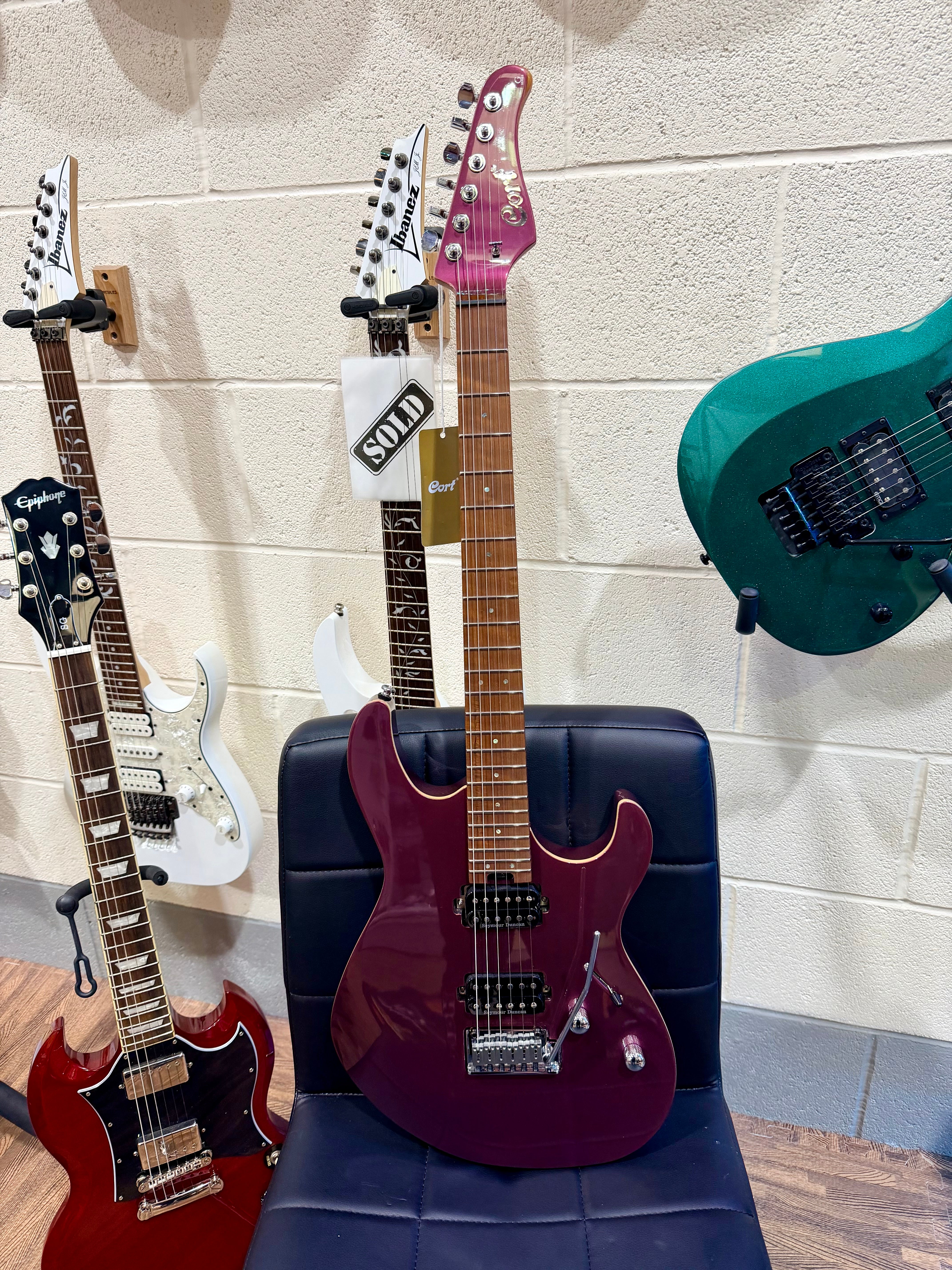 🌟NEW🌟 Cort G300 Pro Electric Guitar~ Vivid Burgundy~ Seymour Duncan Pickups!