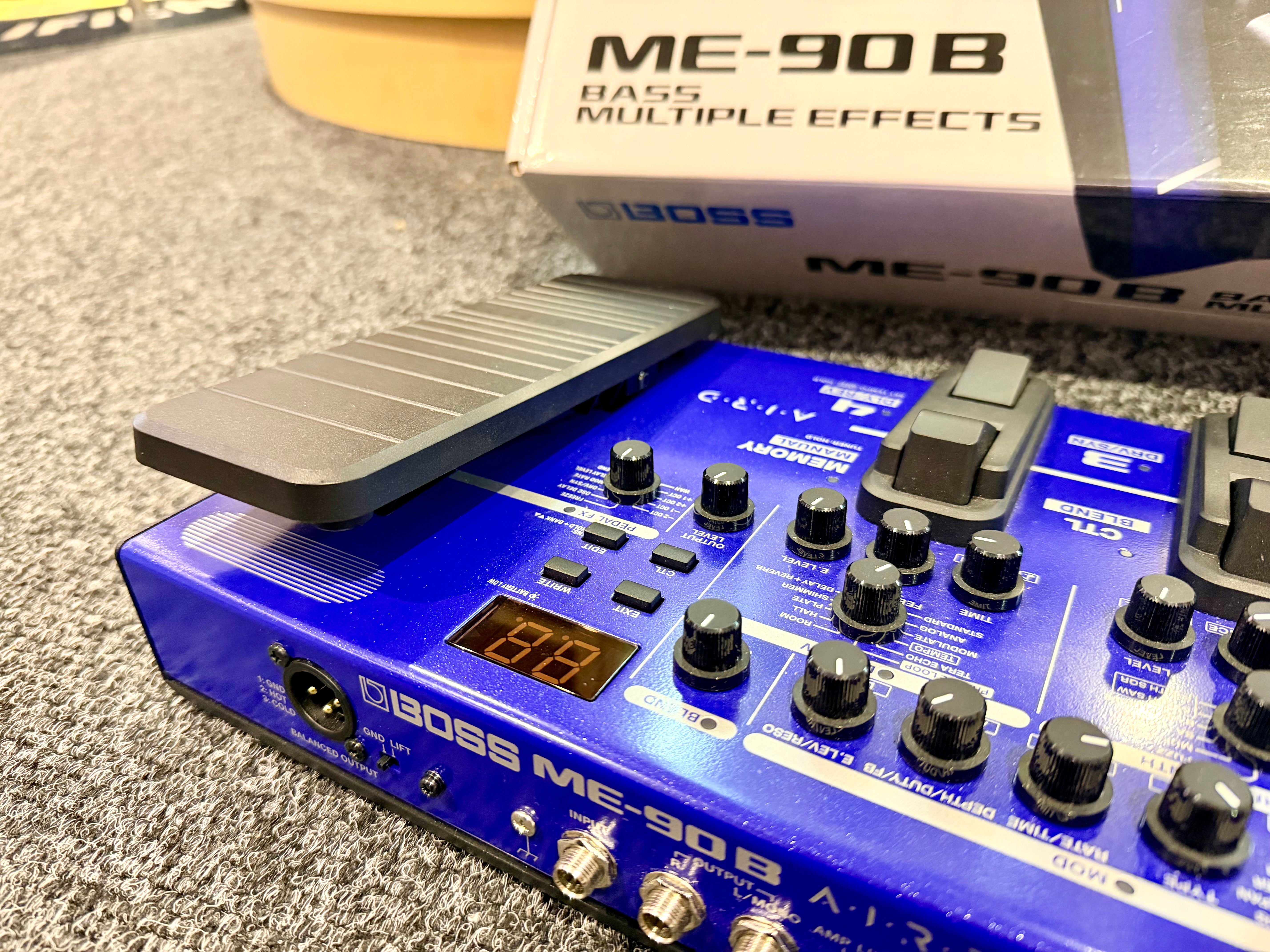🎸MINT🎸 BOSS ME-90B Bass Guitar Multi-Effects Pedal~ FX Unit~ Processor~ Boxed!