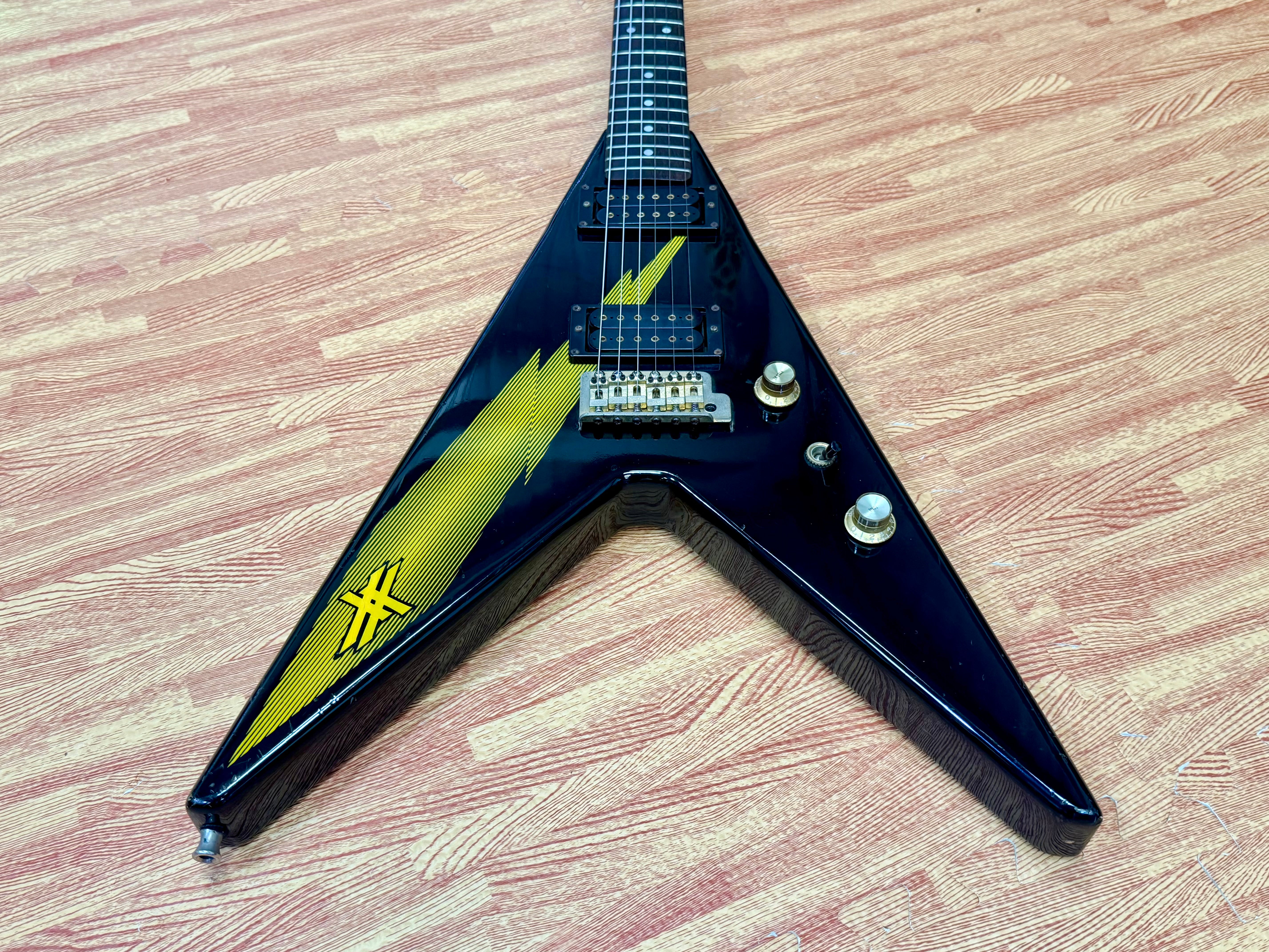 🇯🇵 1983 JAPAN 🇯🇵 Aria Pro II XX Deluxe Flying V 1983 Lightning MIJ Matsumoku
