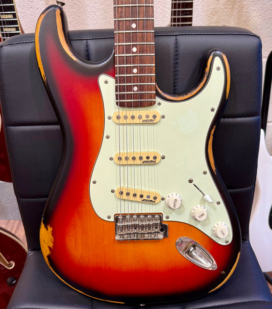 🔥 Vintage V6 ICON Electric Guitar~ Distressed Sunburst Relic~ Stratocaster 🔥