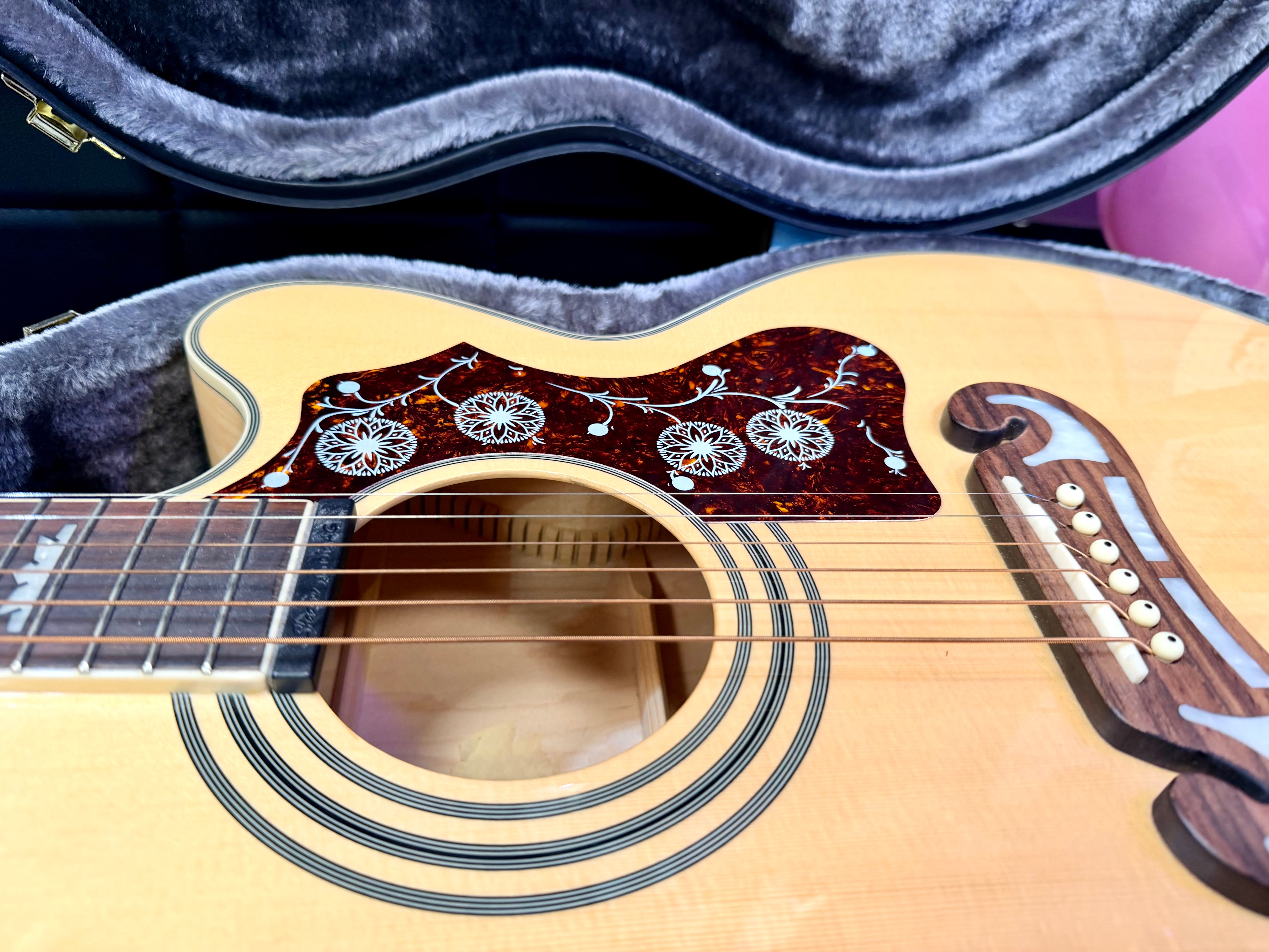 ✨MINT✨ Epiphone EJ-200SCE Jumbo Electro Acoustic~ Natural~ Esonic 2 + H/Case!