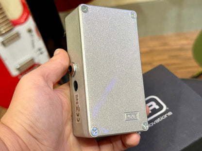 🎸MINT IN BOX 🎸 MXR M75 Super Badass Distortion Analogue Guitar Pedal~ Silver!