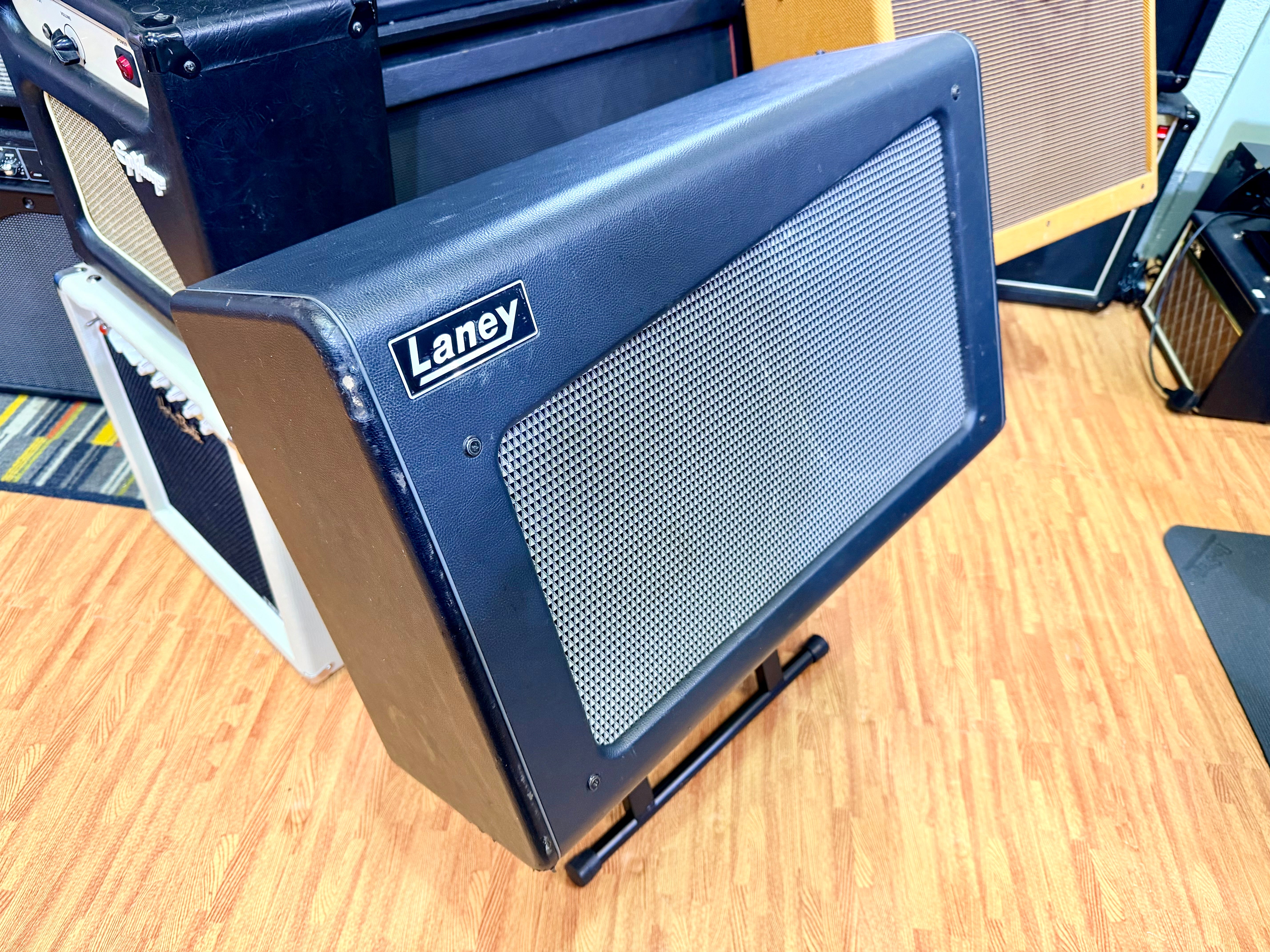 🔥DEAL🔥 Laney Ironheart Foundry Leadtop 60W Head & Laney CUB-212 2x12 Cabinet!