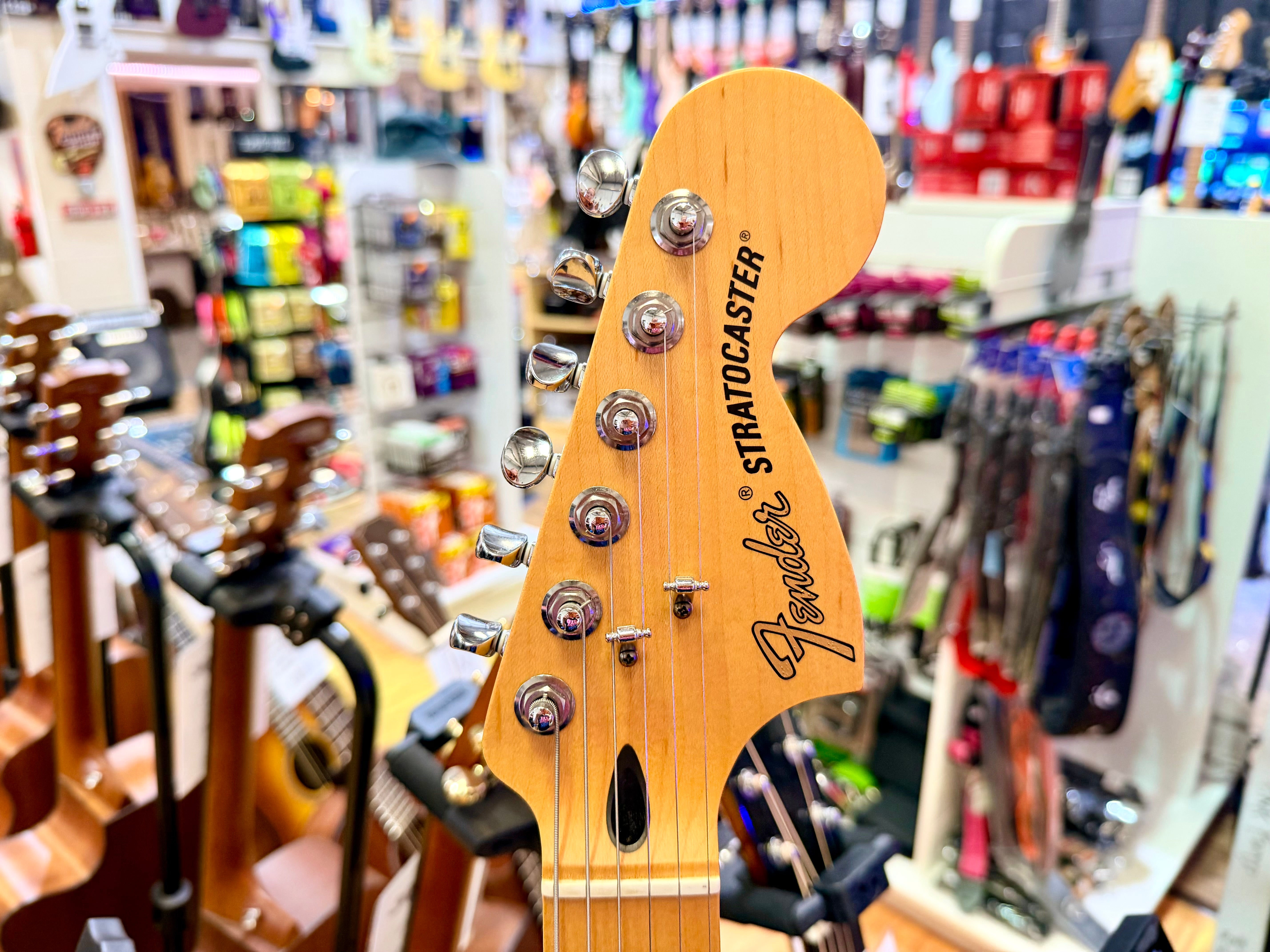 ✨2016✨ Fender Deluxe Roadhouse Stratocaster Electric Guitar~ MIM Vintage White!
