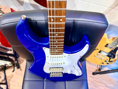 🎸PERFECT STARTER🎸 Yamaha Pacifica 012 Electric Guitar~ Gloss Blue~ HSS!