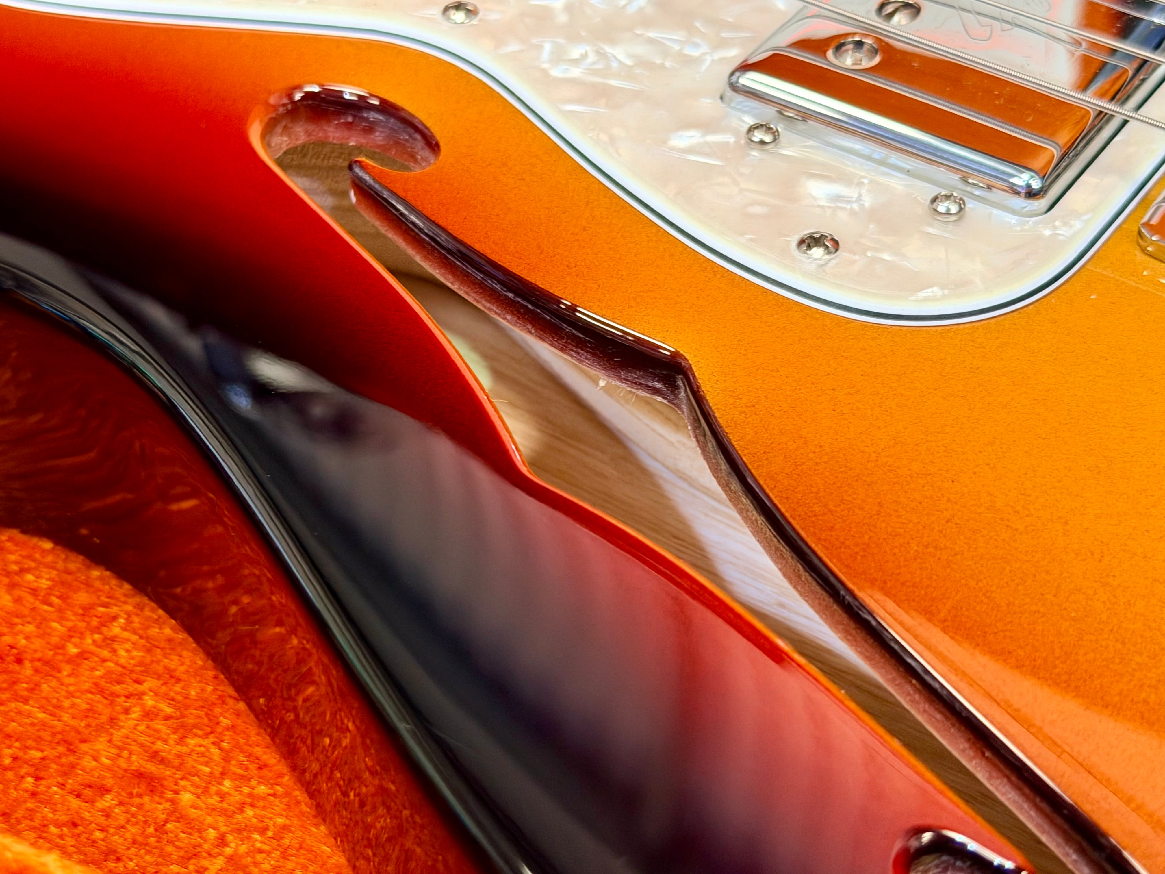 ✨2025✨ Fender American Vintage II 1972 Telecaster Thinline~ 3-Colour Sunburst!