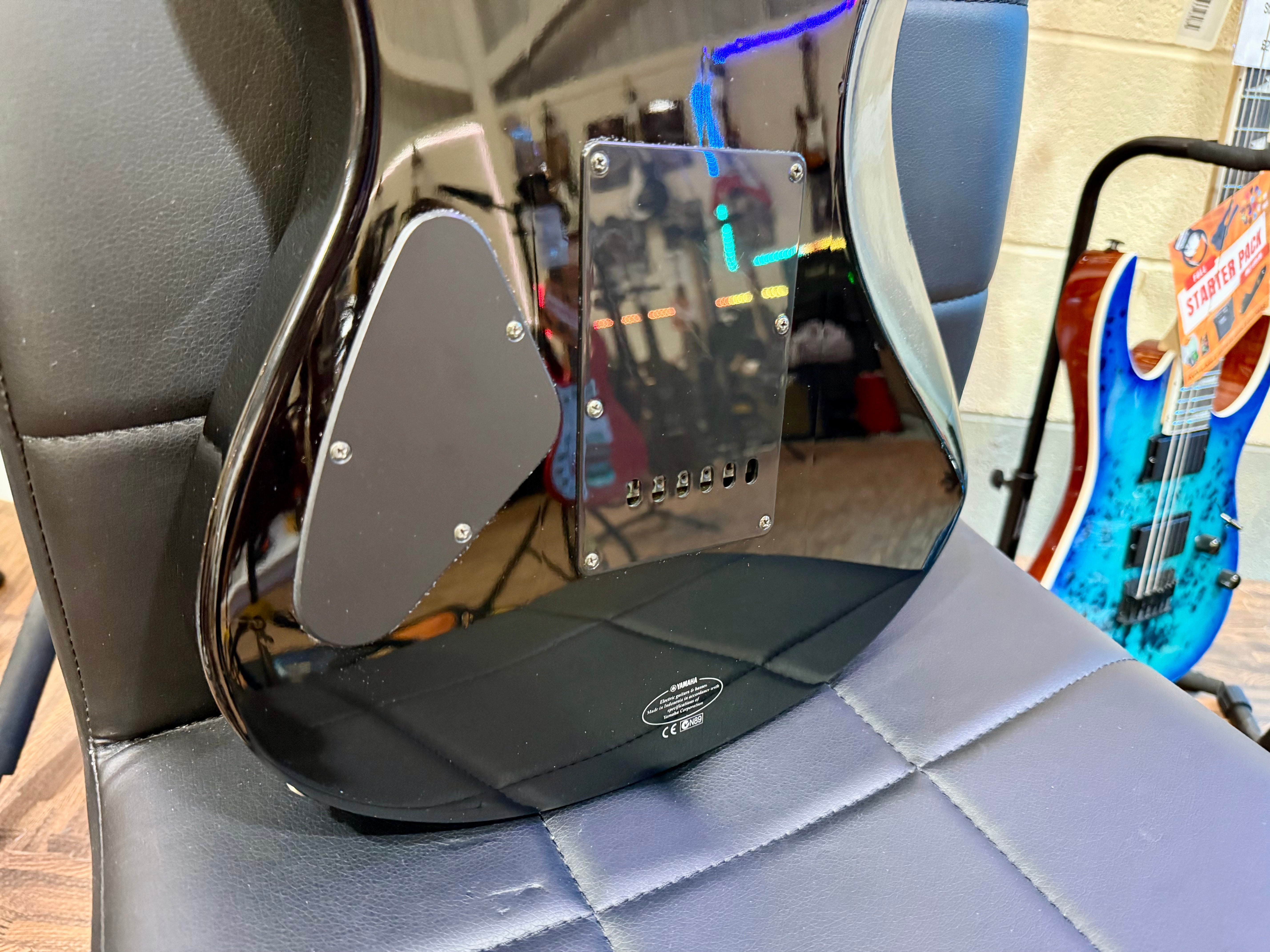 🌟PERFECT STARTER🌟 Yamaha ERG121 Electric Guitar In Gloss Black~ HSH Pickups!