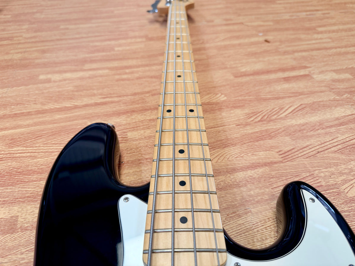 2011 Fender American Special Jazz Bass~ Black~ Maple Fingerboard~ Hard Case