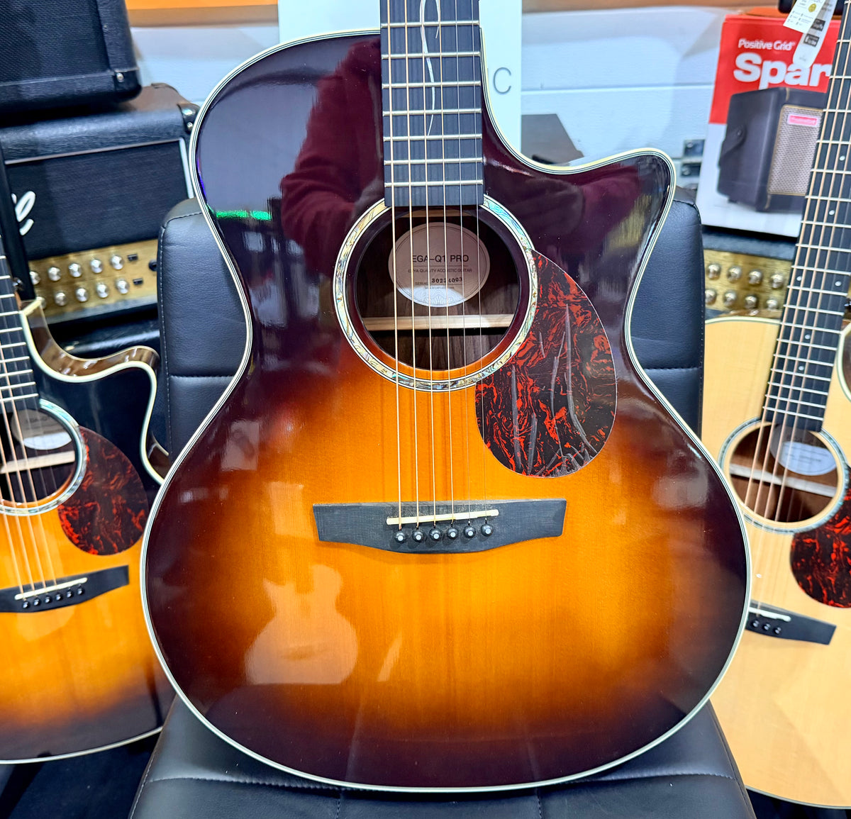 Enya EGA-Q1 PRO Acoustic Guitar Sunburst~ Solid Top~ Exotic Inlay~ Rosewood