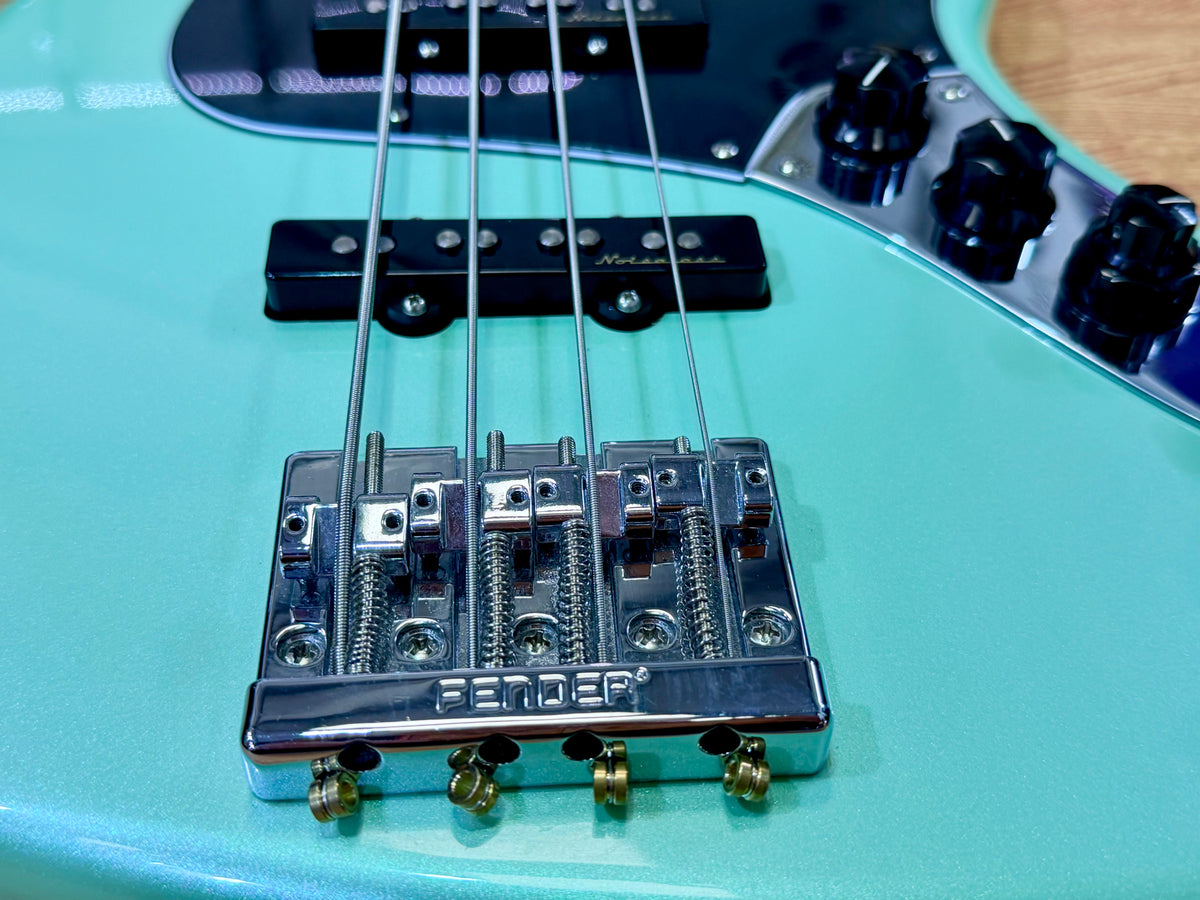 2020 Fender Deluxe Active Jazz Bass~ Surf Pearl~ Pau Ferro~ Noiseless Pickups