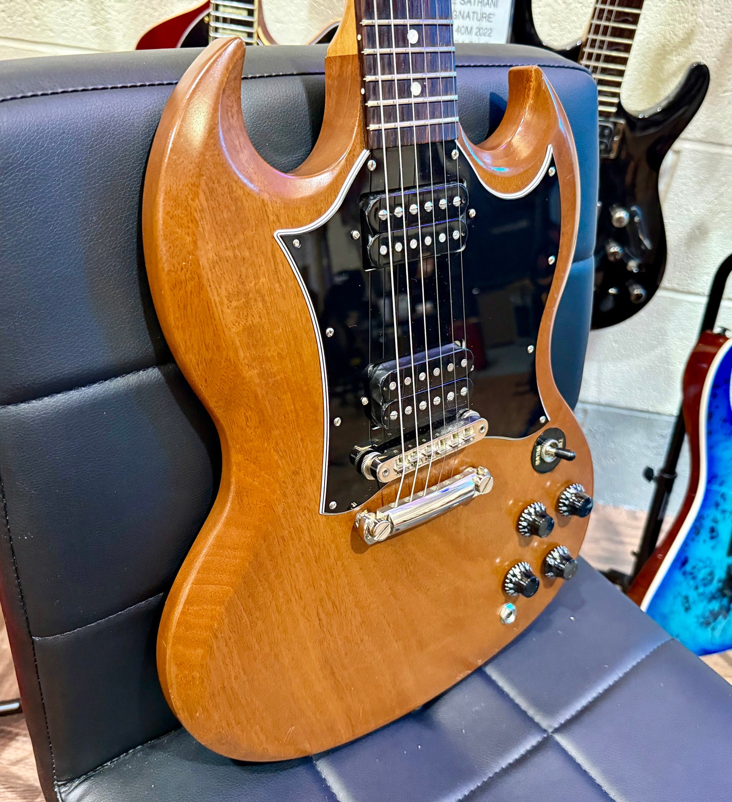 🌟2020🌟 Gibson SG Tribute~ Natural Walnut Finish~ Hiscox Hard Case~ USA Made!