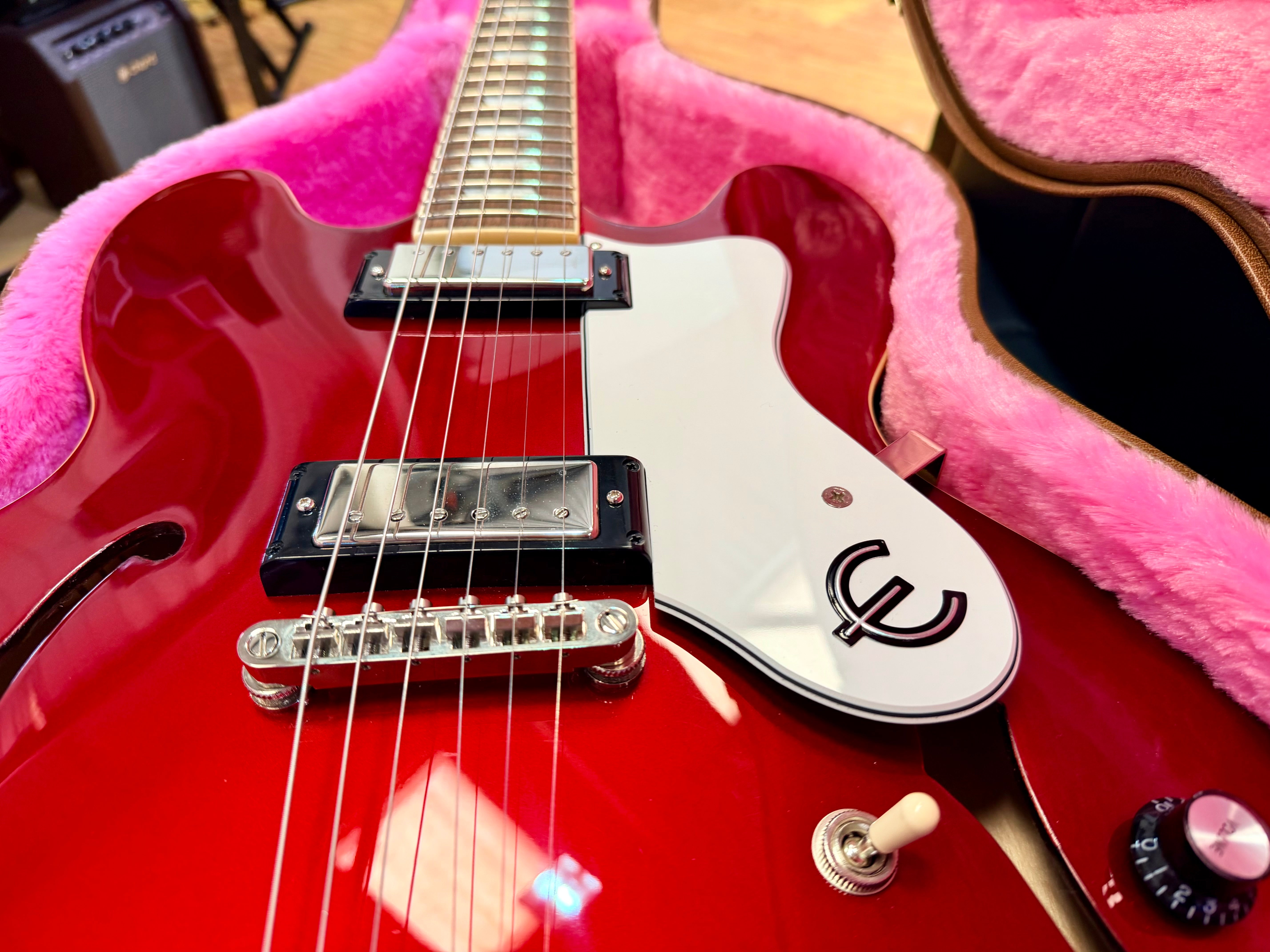 ✨2023✨ Epiphone Riviera Semi-Hollow Sparkling Burgundy~ Frequensator~ Hard Case