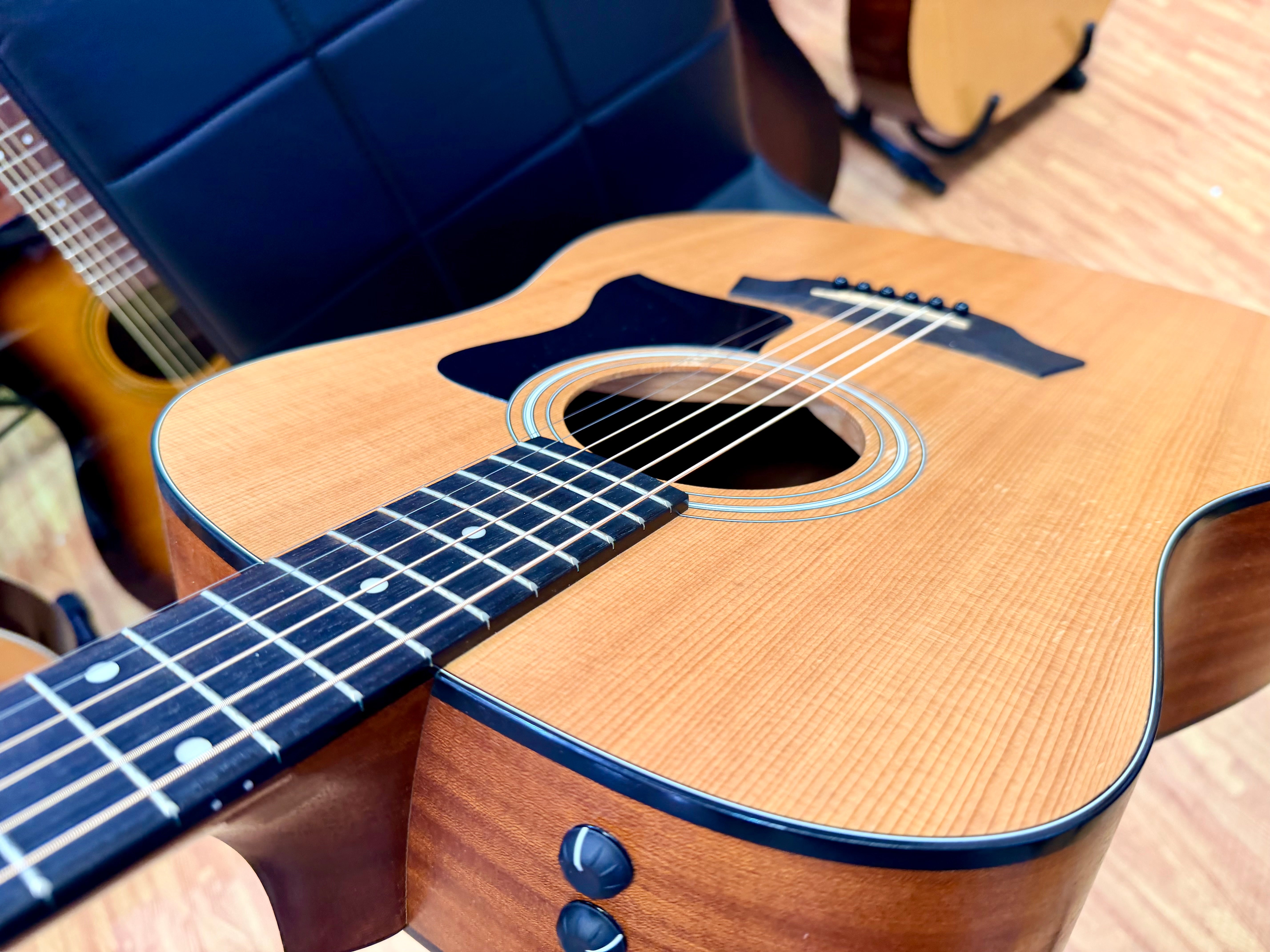 ✨2015✨ Taylor 110e Electro Acoustic~ ES2 Pickup~ Solid Sitka Top Dreadnought!