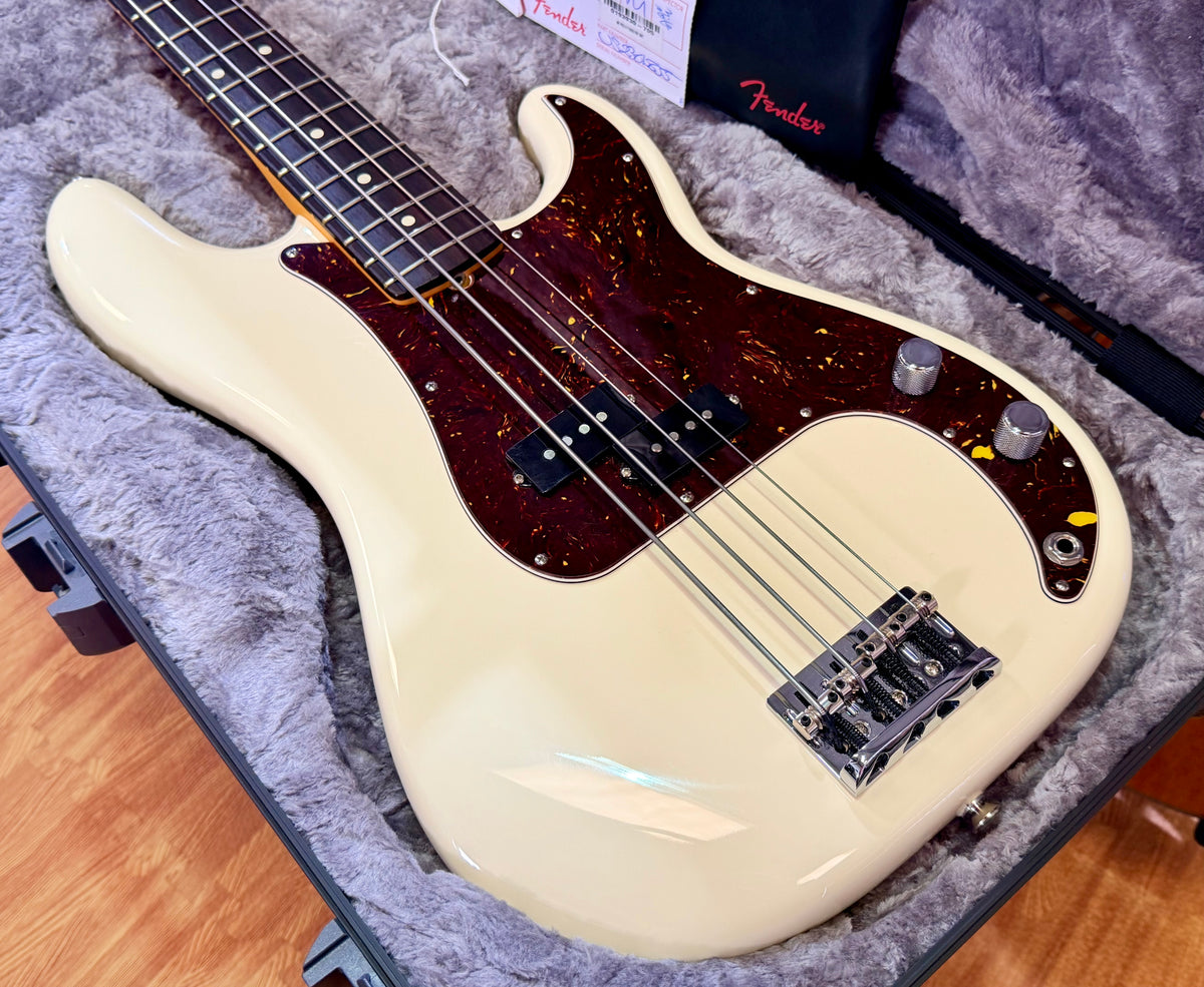 2023 Fender American Professional II Precision Bass Guitar~ Olympic White + OHSC
