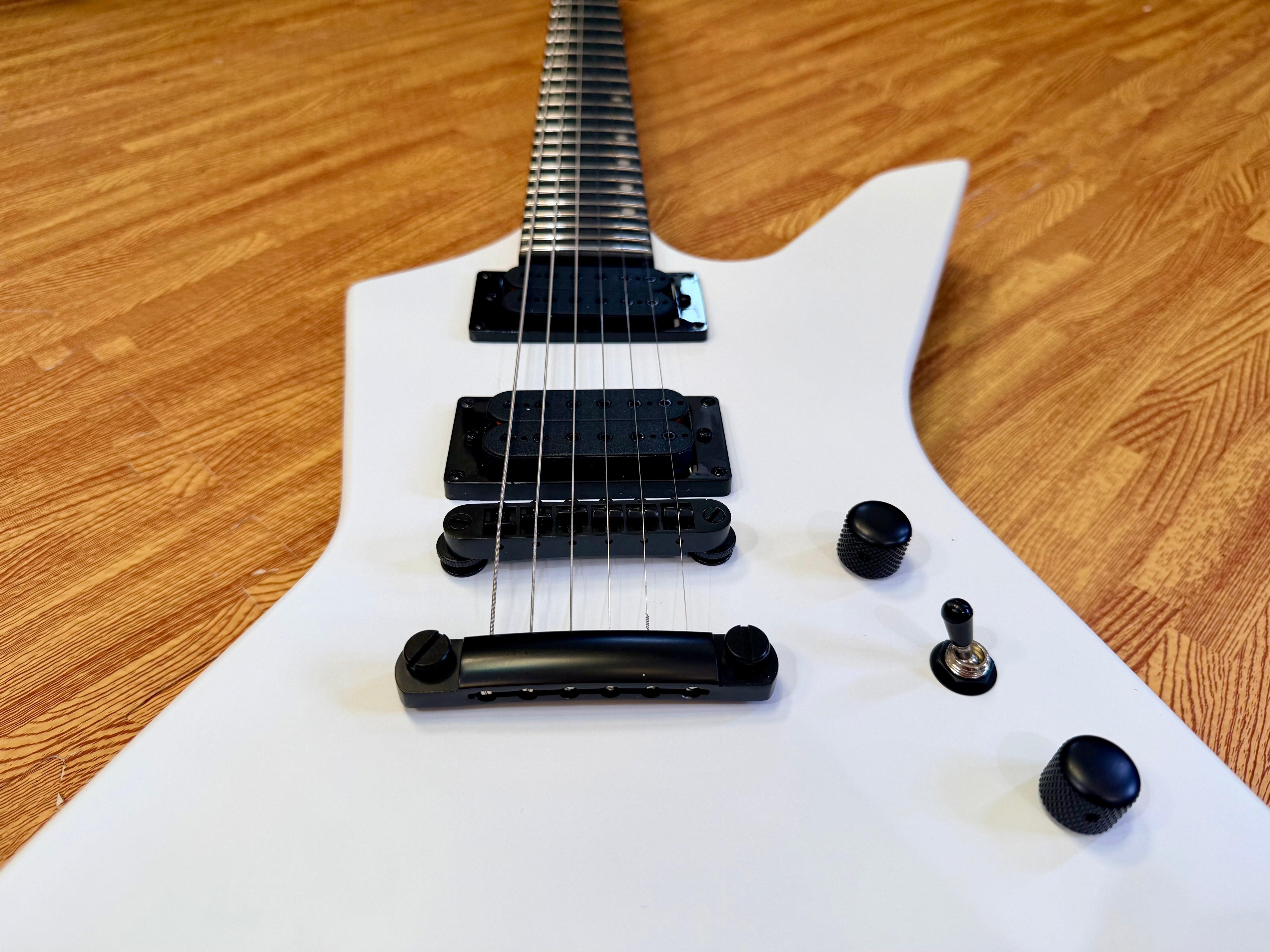 ⚡️NEW⚡️ Spira X-400 Satin White Offset Explorer Electric Guitar HH~ Roasted Neck