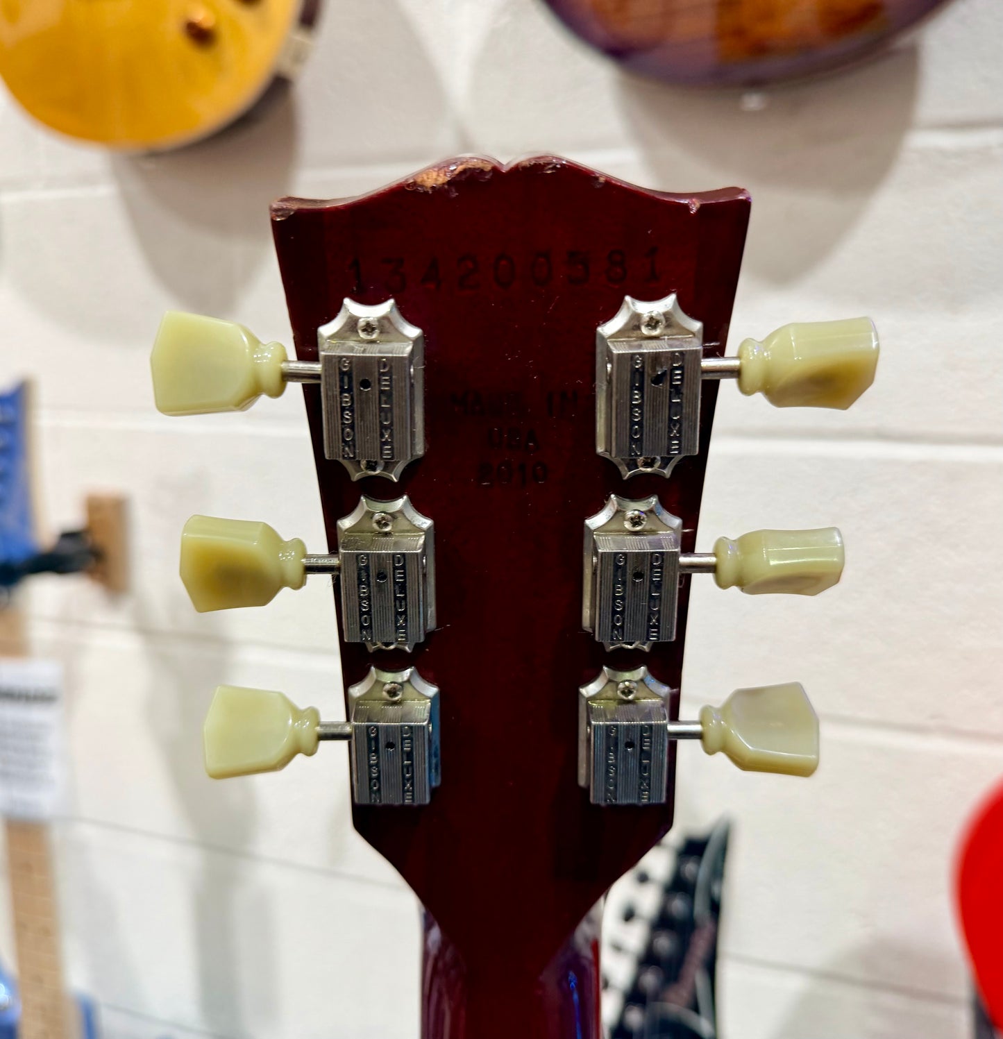 🍒2010🍒 Gibson SG Standard~ USA Made~ Heritage Cherry~ Hard Case~ Lovely!