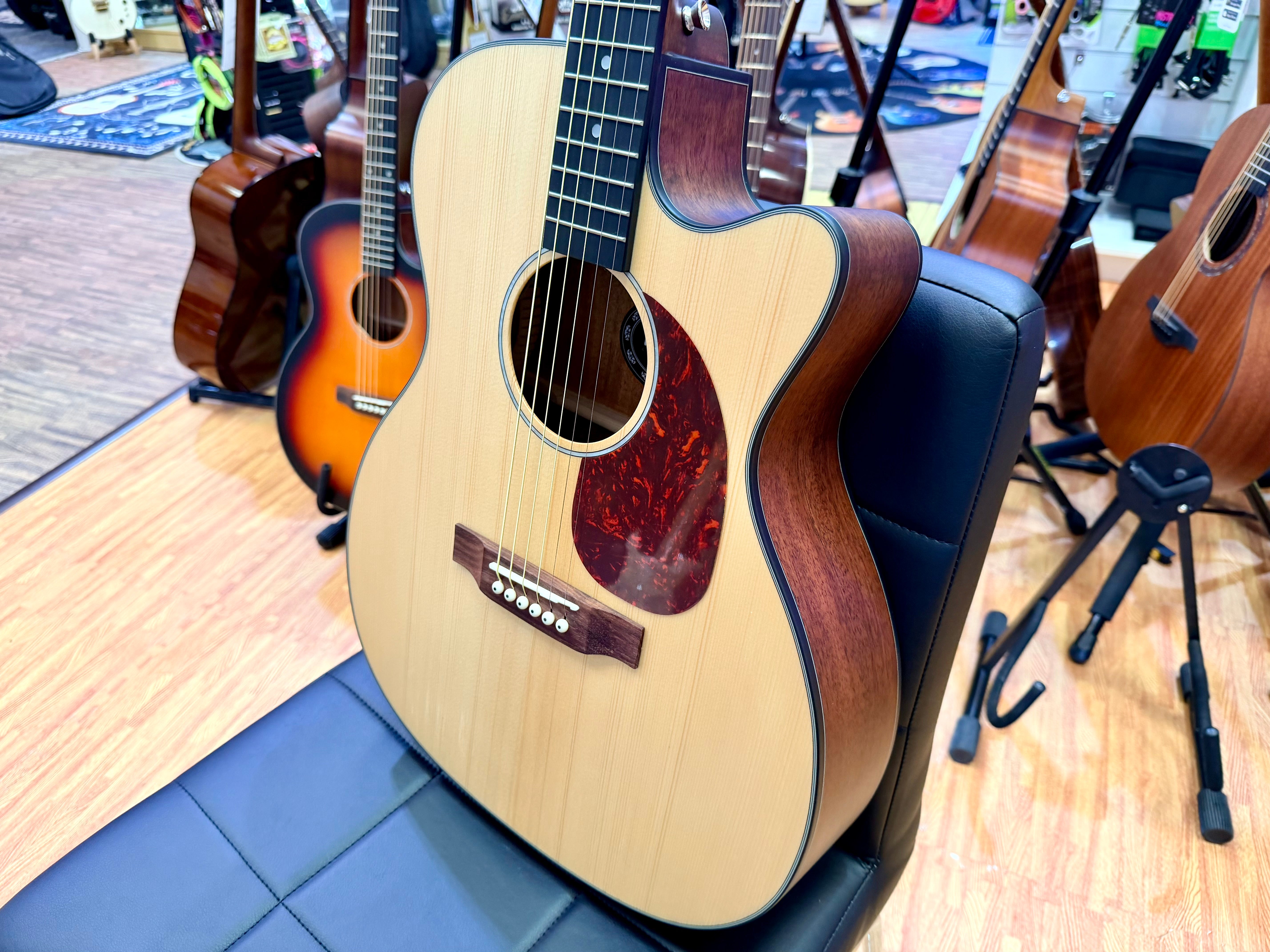 ⚡️NEW⚡️ Vintage VEC300N Stage Series Electro Acoustic Guitar~ Folk Cutaway!