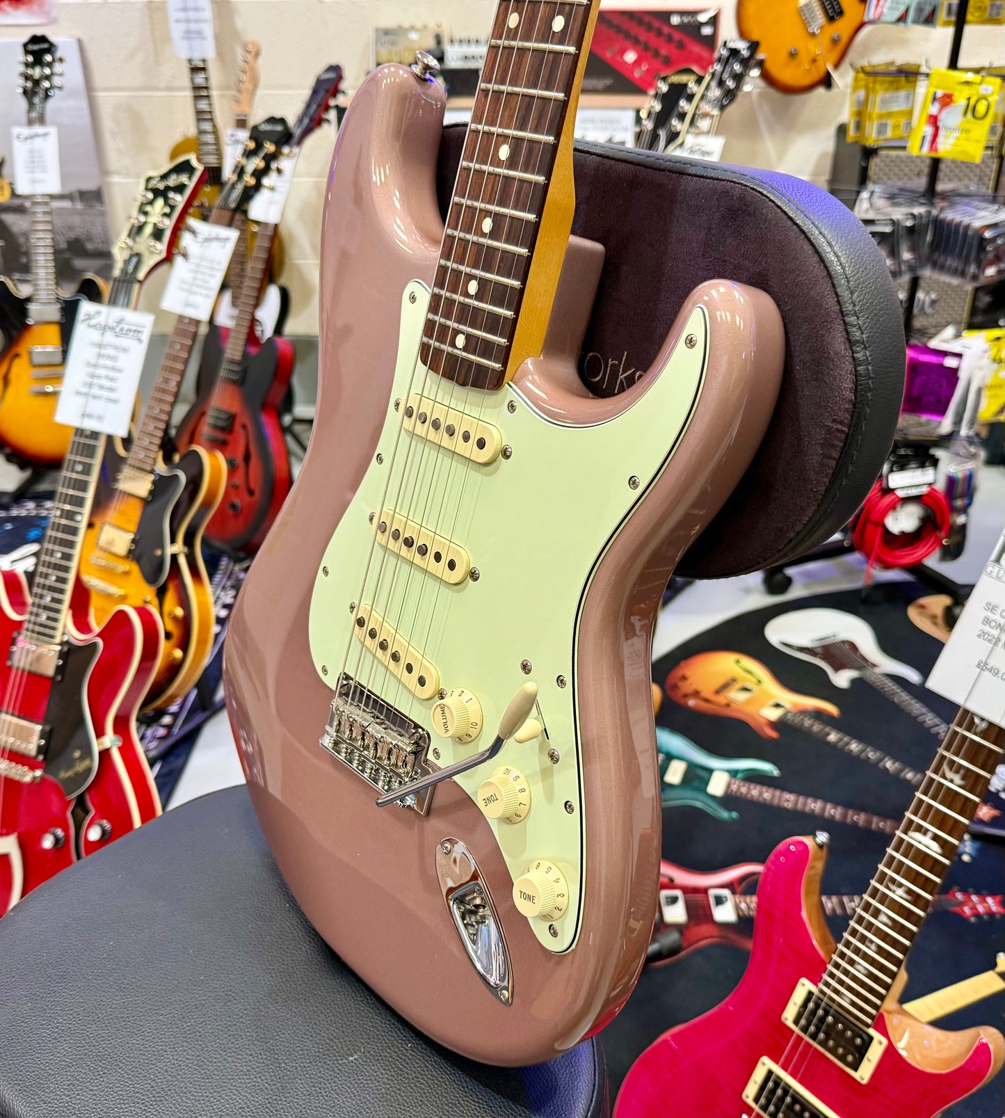 🌟2020🌟 Fender Vintera '60s Stratocaster Modified~ Burgundy Mist Metallic~ Case