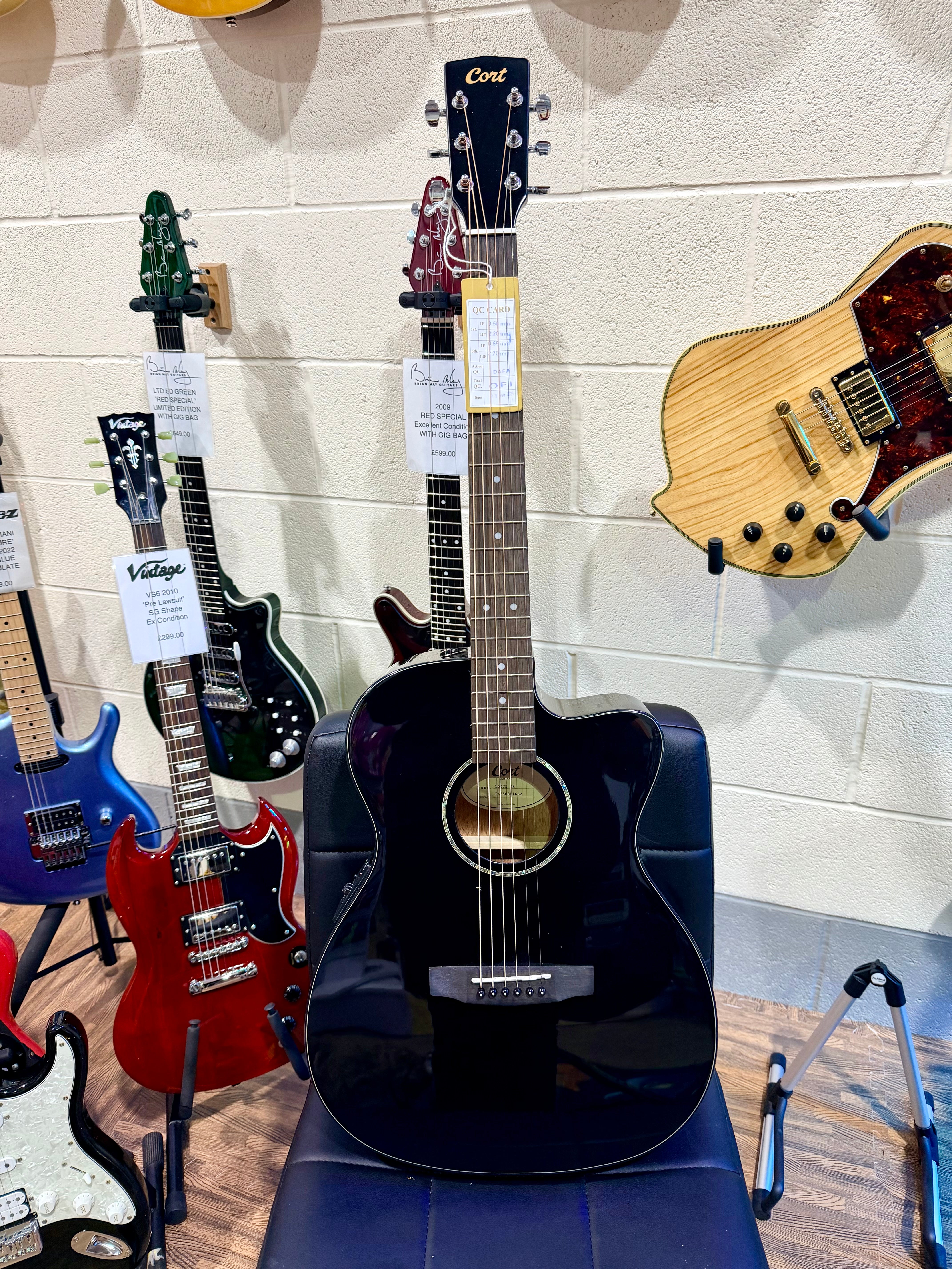 🌟NEW 2025🌟 Cort L60ce Electro Acoustic Guitar~ Gloss Black~ Orchestra Cutaway!