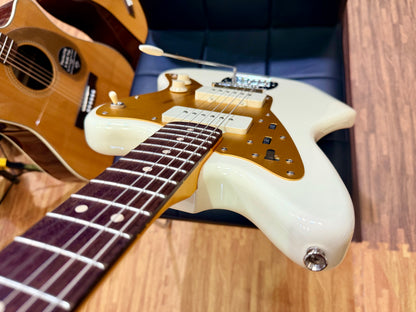 ✨2024✨ Fender Squier J Mascis Jazzmaster Vintage White & Gold~ MINT Condition!