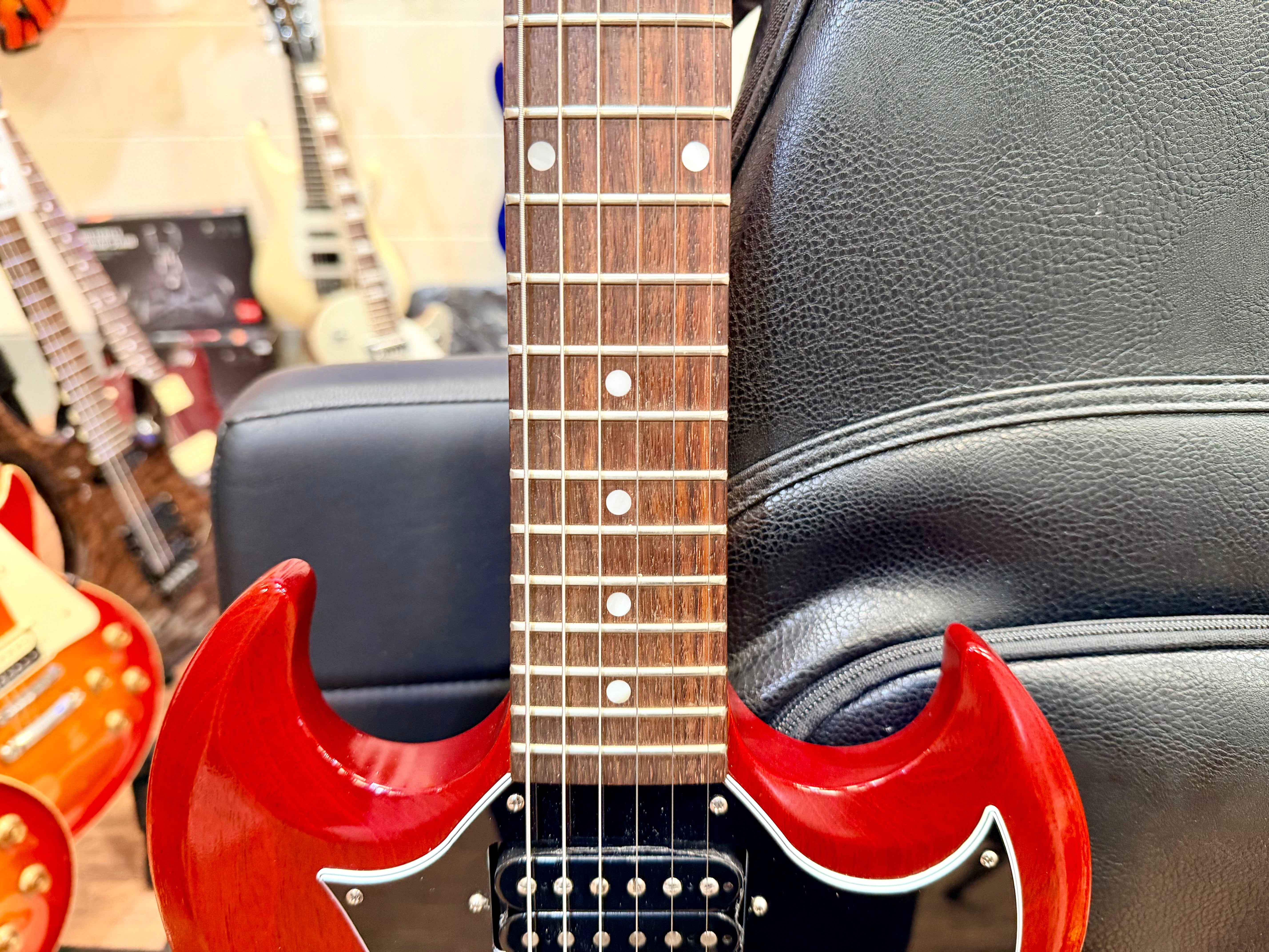 🍒2022🍒 Gibson SG Tribute~ Worn Satin Cherry USA + Deluxe Gig Bag~ Cherished!