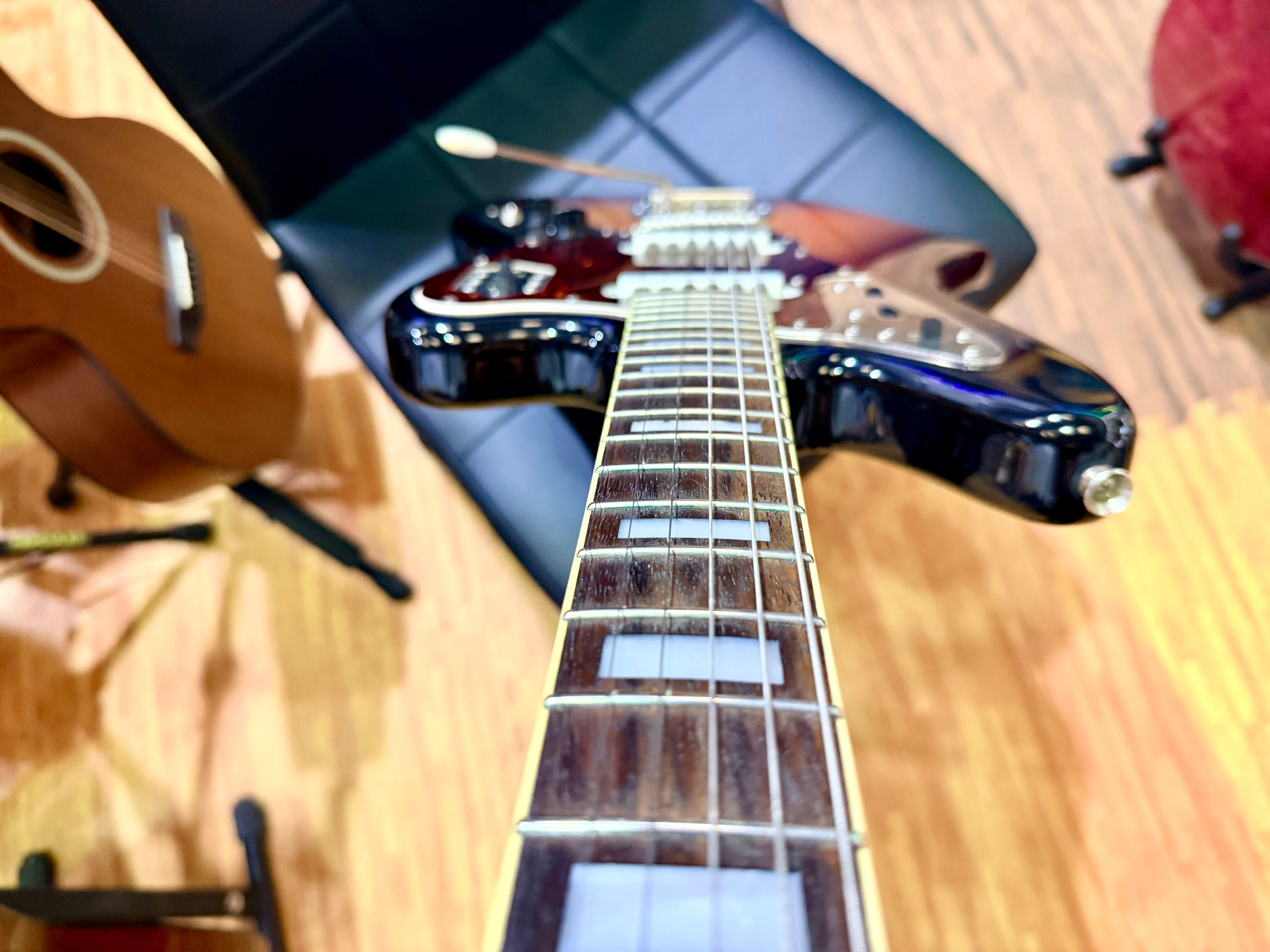✨2019✨ Fender Squier Classic Vibe '70s Jaguar~ 3-Tone Sunburst~ Electric Guitar