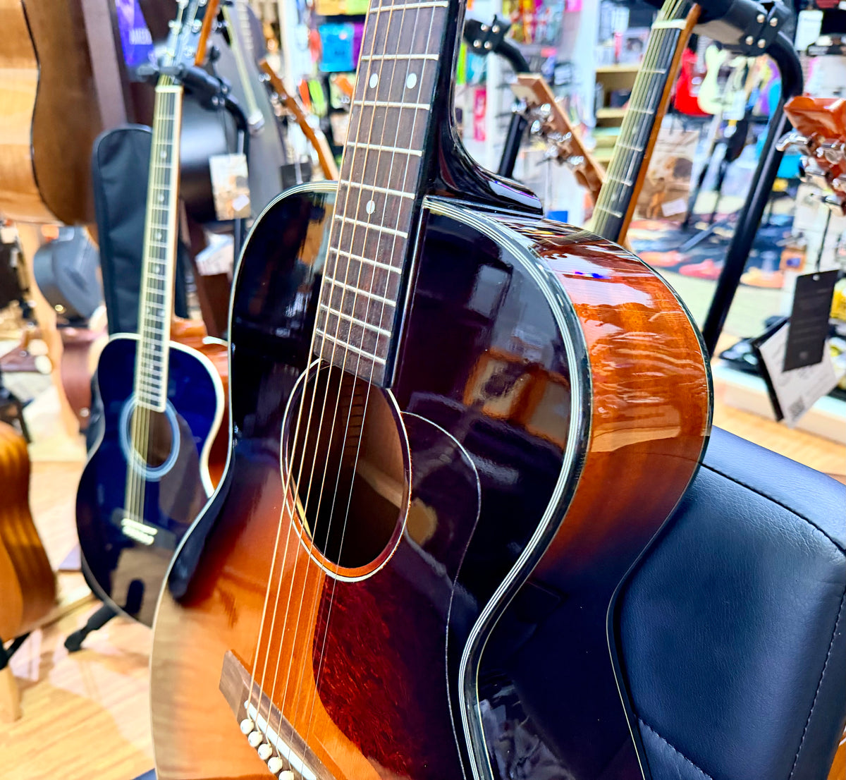 Peerless PGC-65 00 Compact Grand Concert Acoustic Guitar~ Vintage Sunburst OHSC!