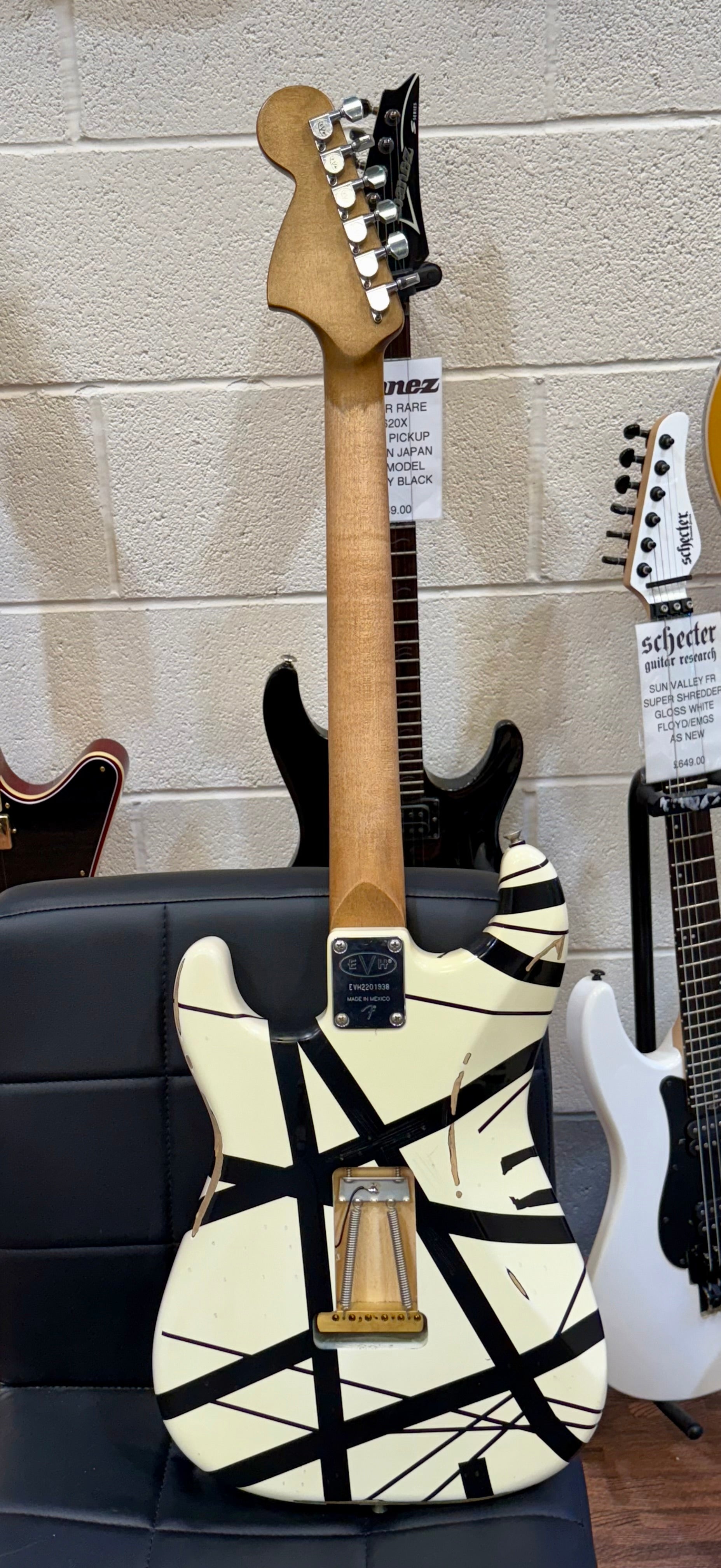 🔥2022🔥 EVH Striped Series '78 Eruption Relic~ White with Black Stripes~Gig Bag