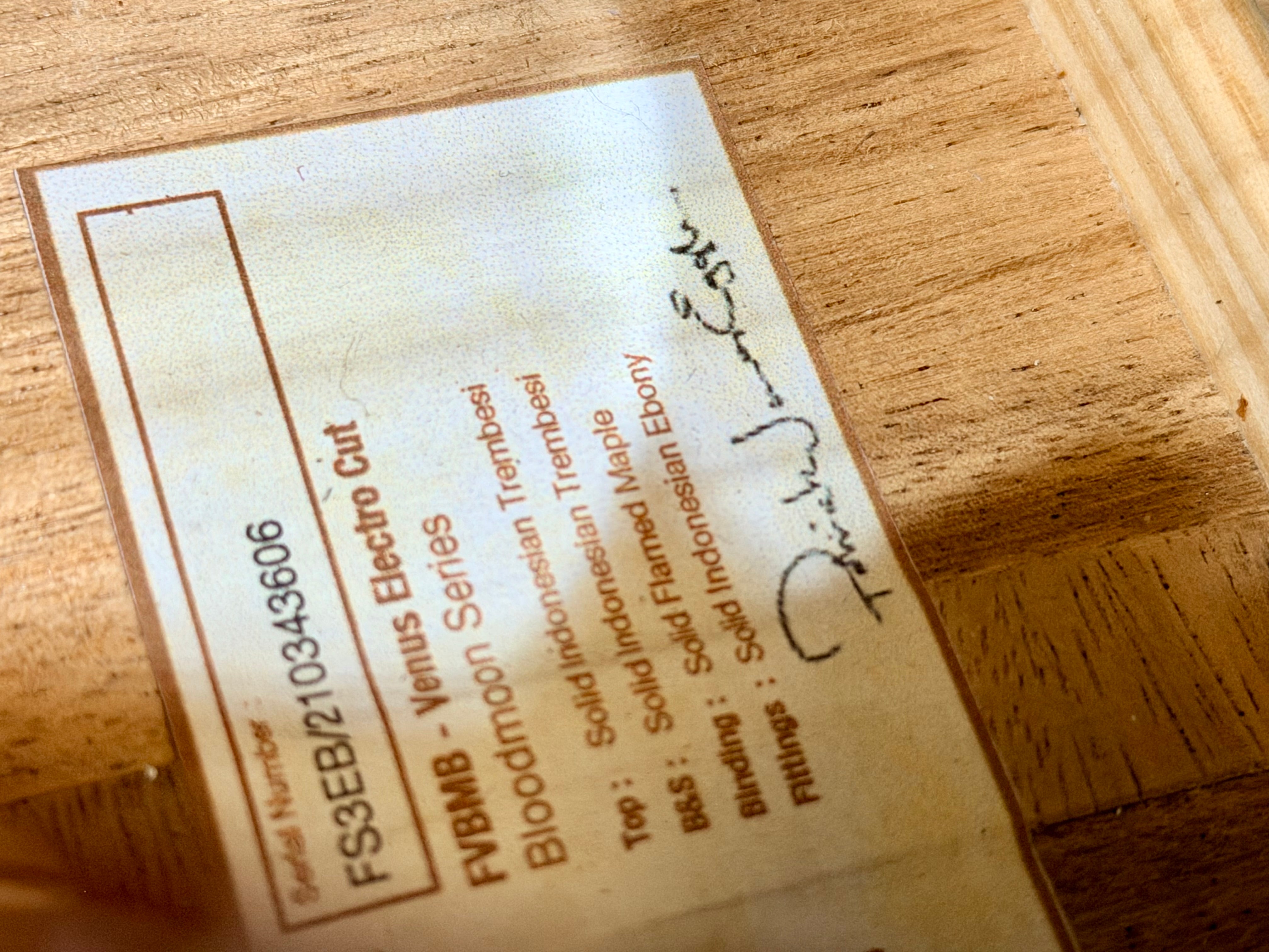 🌟MINT🌟 Faith FVBMB Venus Trembesi Blood Moon Burst~ Electro Acoustic~ Hard Case!