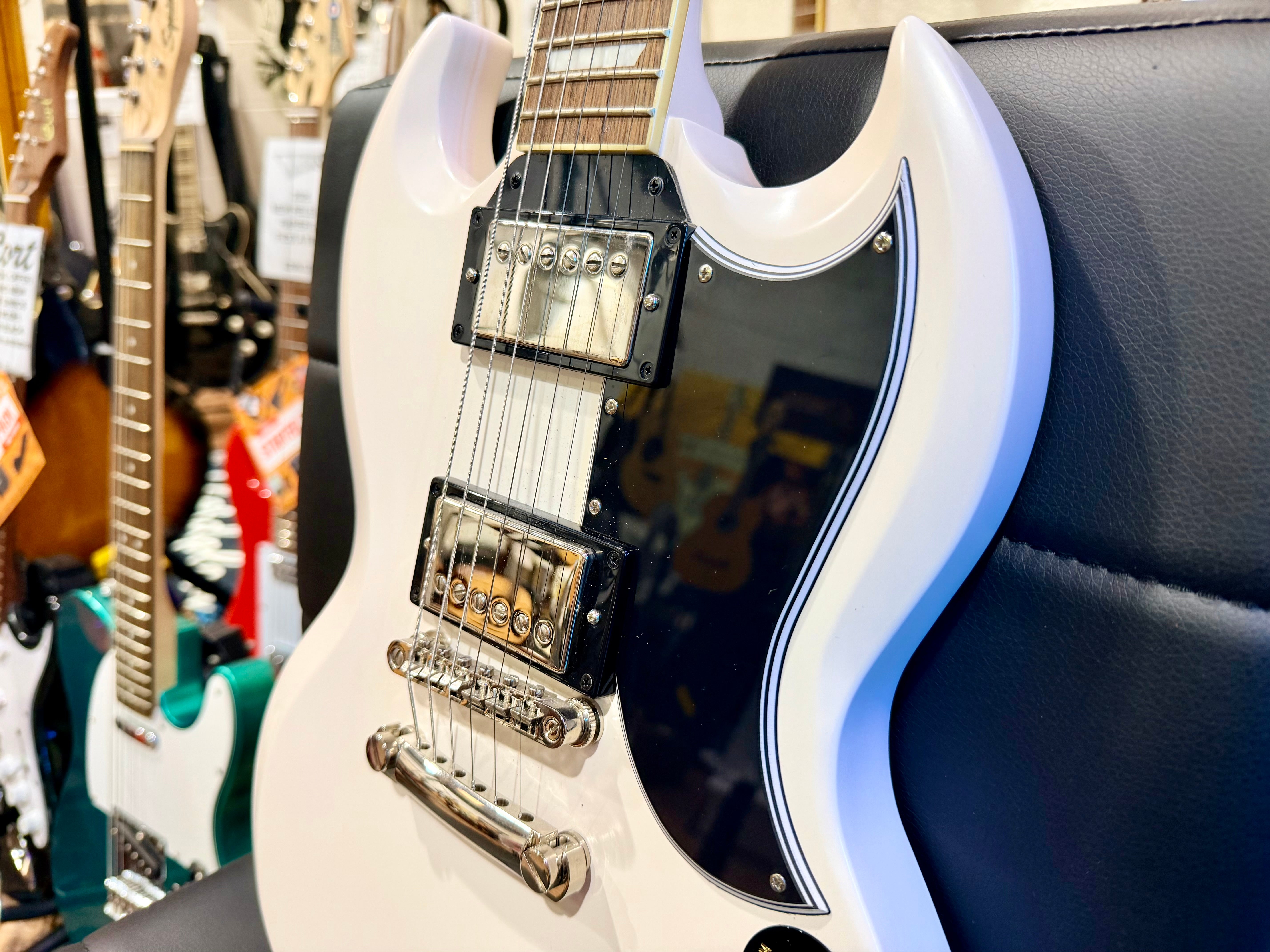 🌟2022🌟 Epiphone 1961 Les Paul SG Standard~ Aged Classic White~ ‘61 + Hard Case