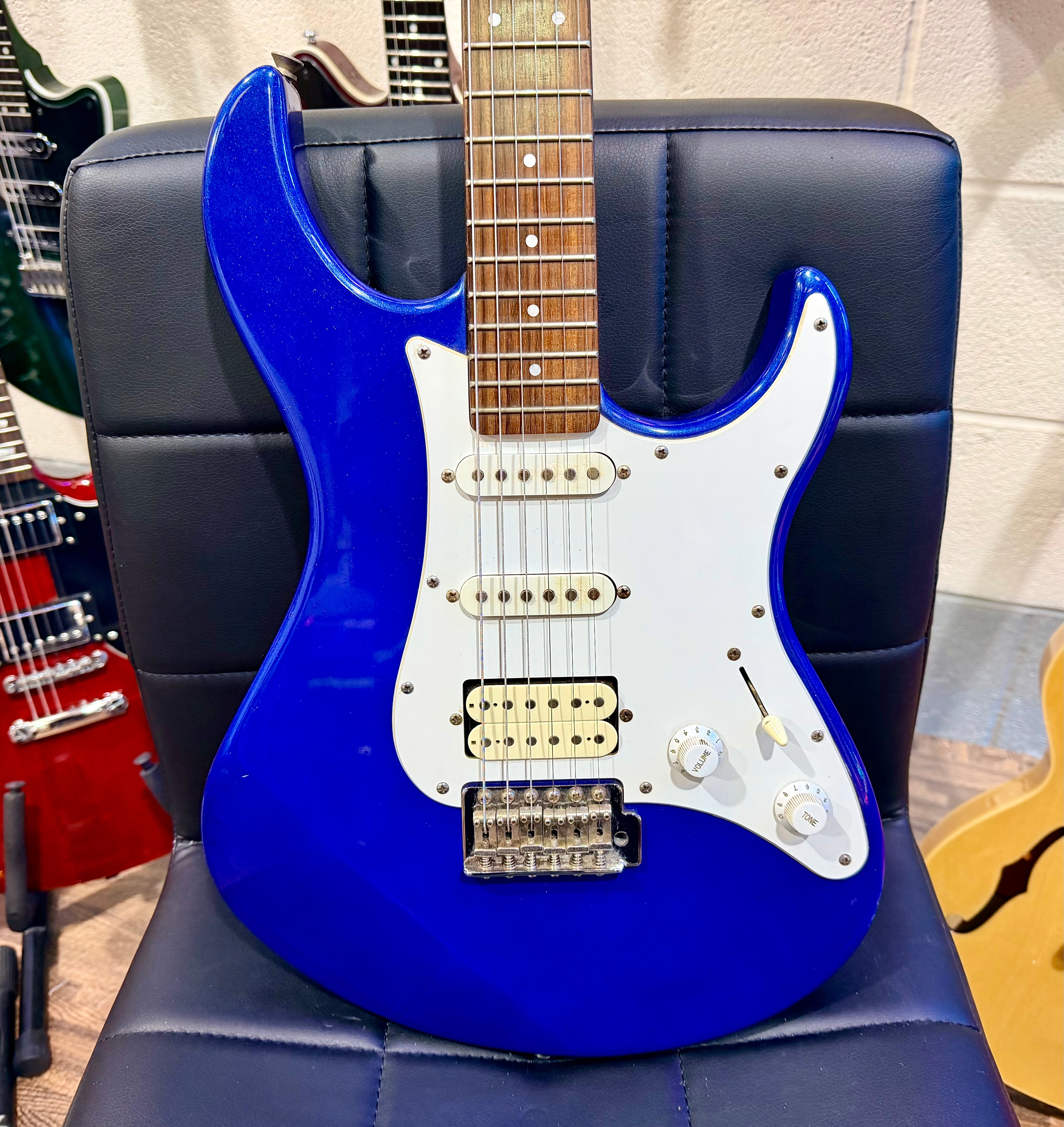 🎸PERFECT STARTER🎸 Yamaha Pacifica 112 Electric Guitar~ Gloss Blue~ HSS!
