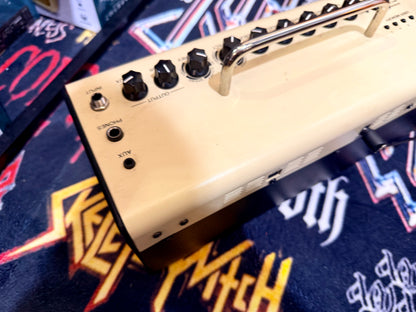 🎸 Yamaha THR10 Guitar Amplifier~ Combo Amp With Effects~ 10w Models/Effects 🎸