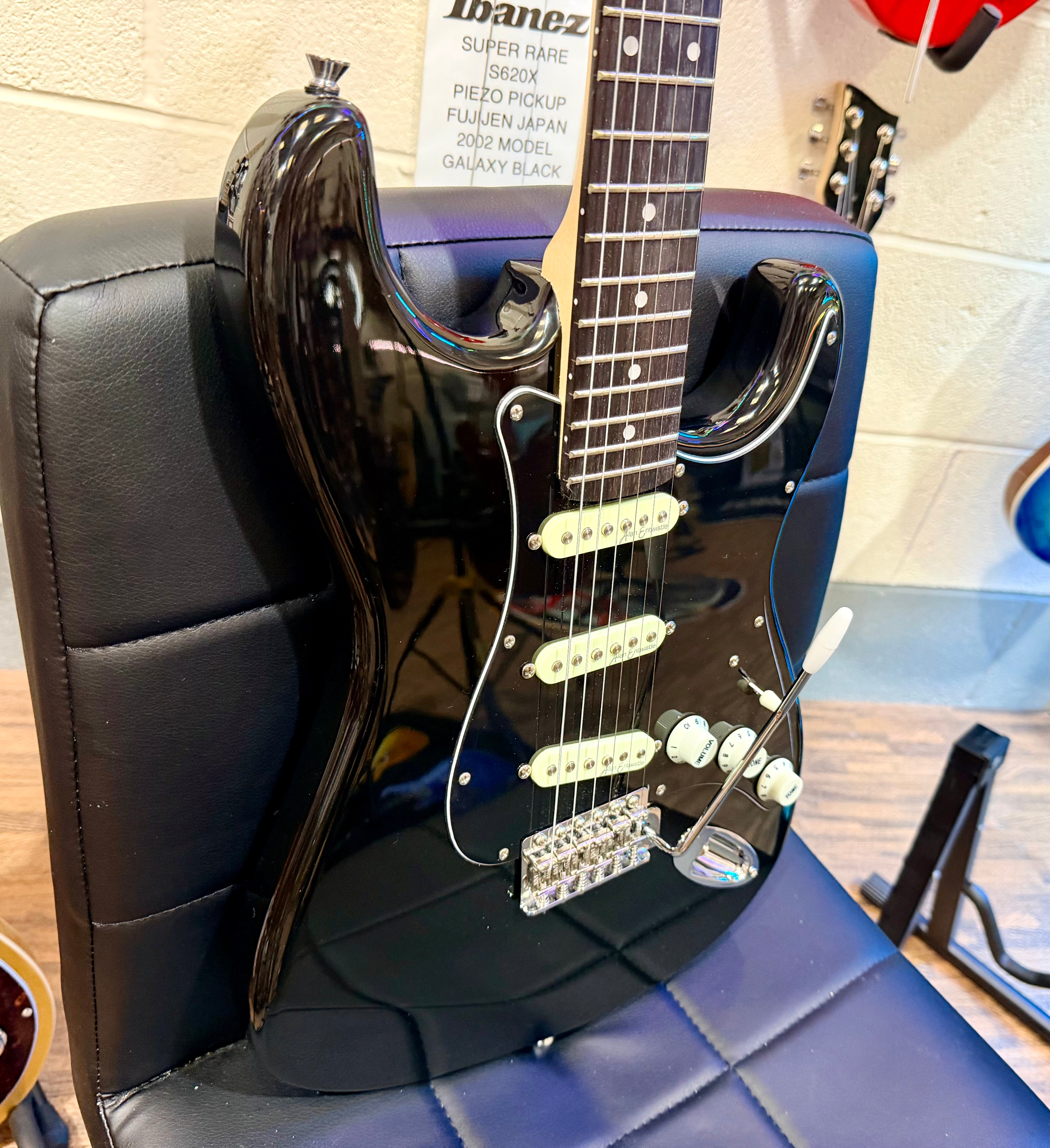 🔥MINT🔥 Vintage V60 Coaster Series Electric Guitar ~Boulevard Black~Strat style