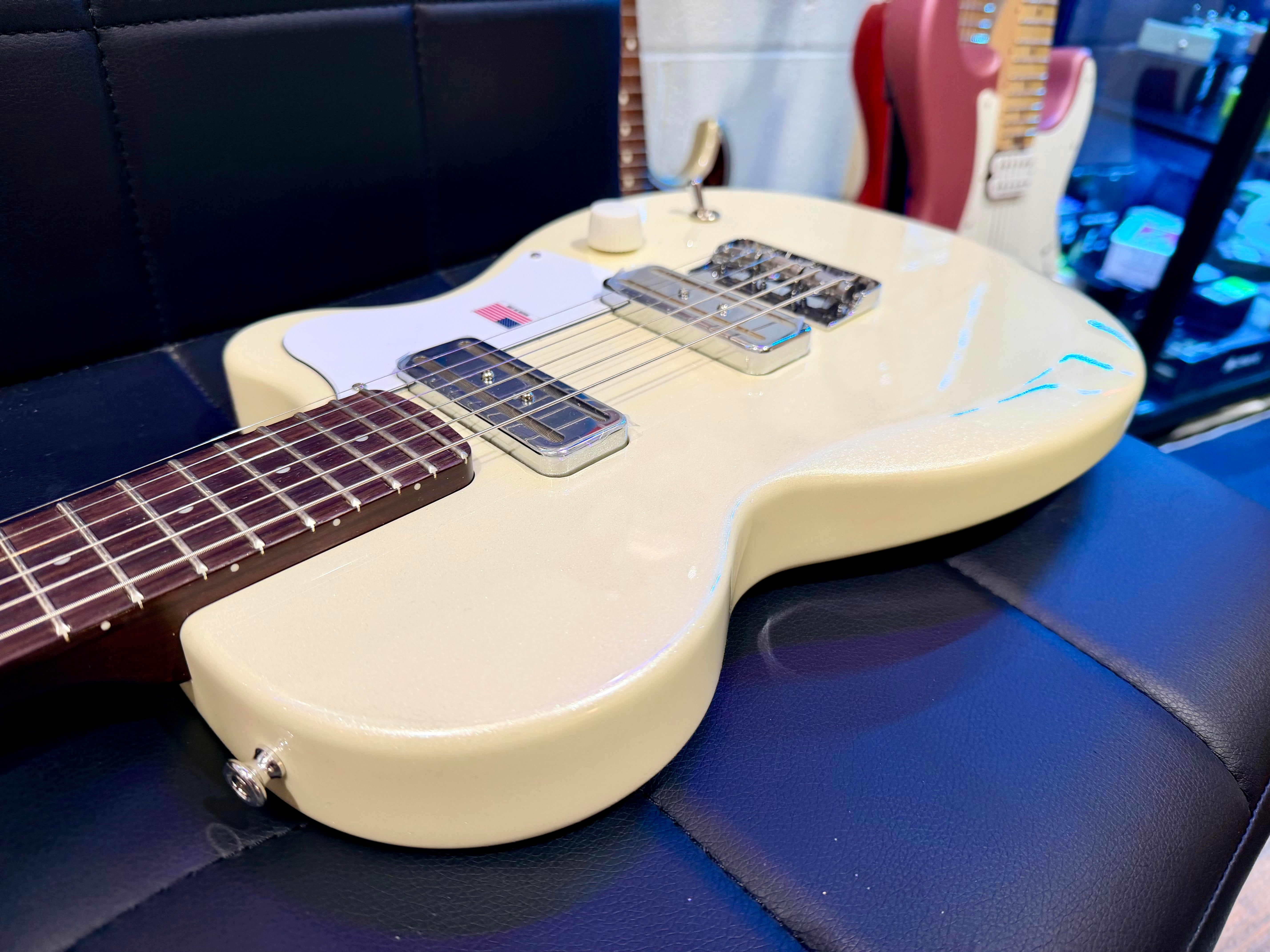 🌟NEW🌟 Harmony Juno Standard Electric~ Pearl White Gold Foil P90 + Mono Case!