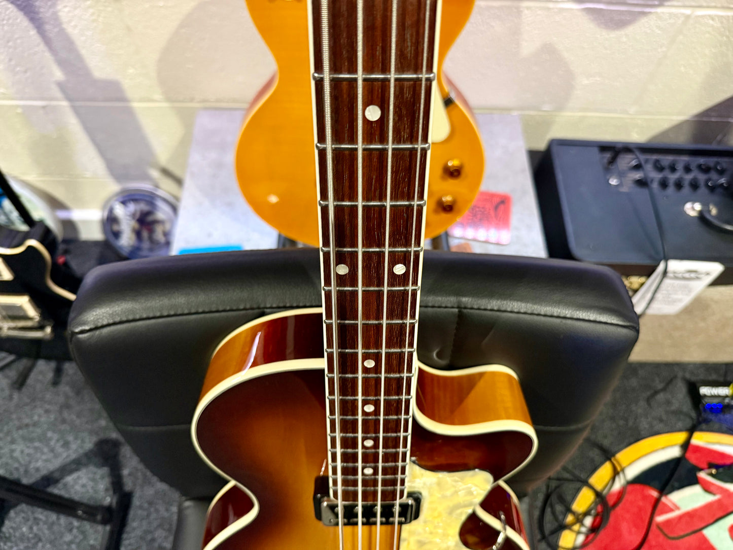 🎻 VIOLIN BASS 🎻 Hofner HCT 5002 Club Series Bass~ Sunburst~ Contemporary!