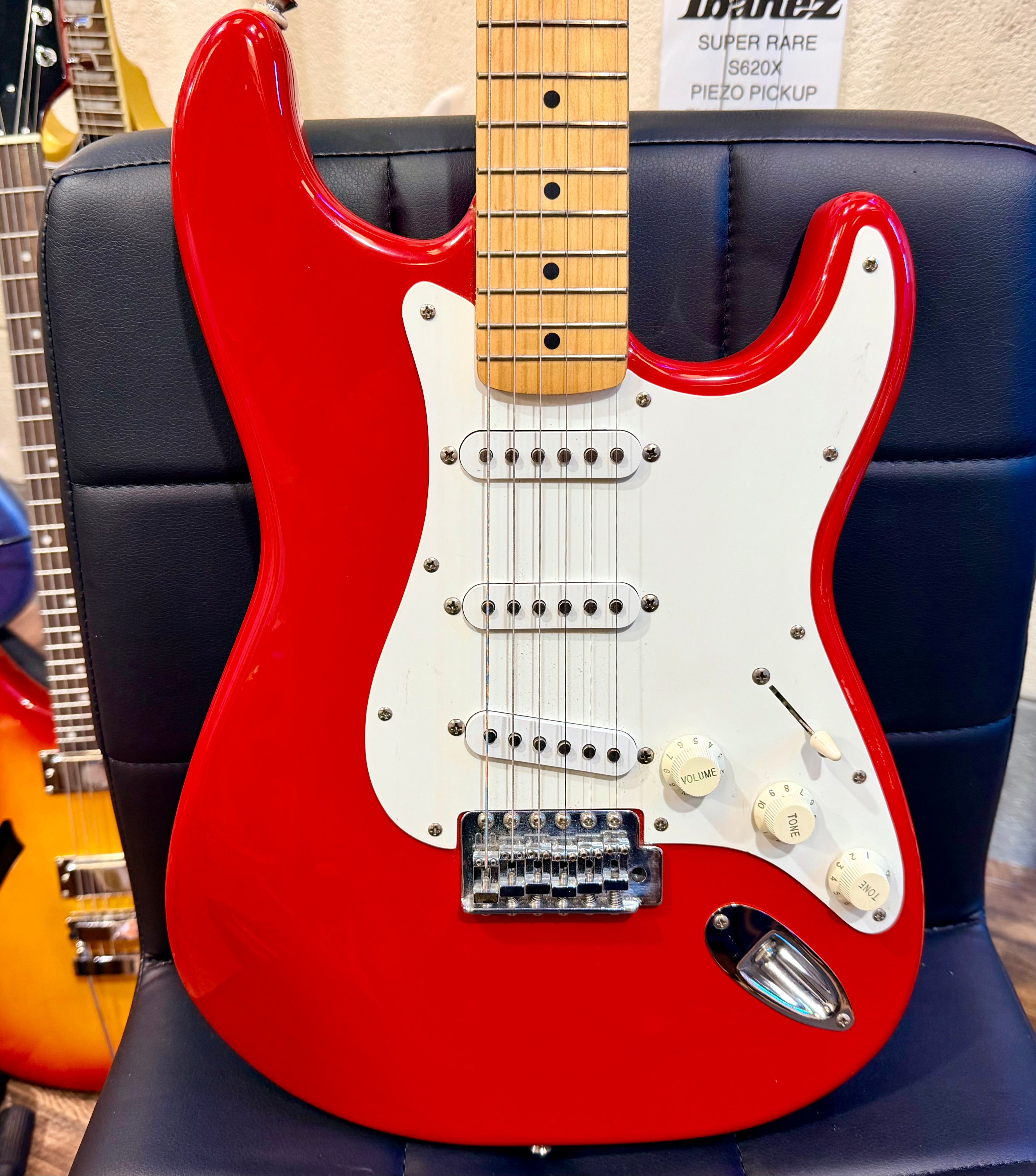 🎸 1995 KOREA 🎸Fender Squier Stratocaster~ Korean Made Strat~ Cherry Red!