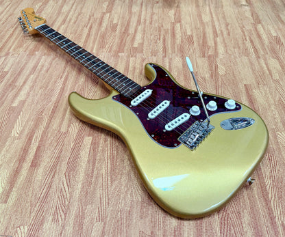 ✨MINT✨ Fender Squier FSR Classic Vibe 60s Stratocaster~ Aztec Gold~ 2025 Strat