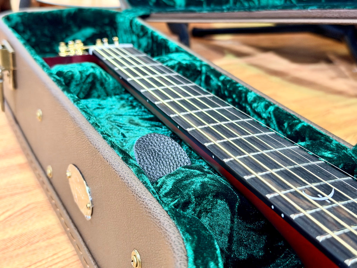 Faith Blood Moon Venus FVBMB All-Solid Trembesi Electro-Acoustic Guitar + Case