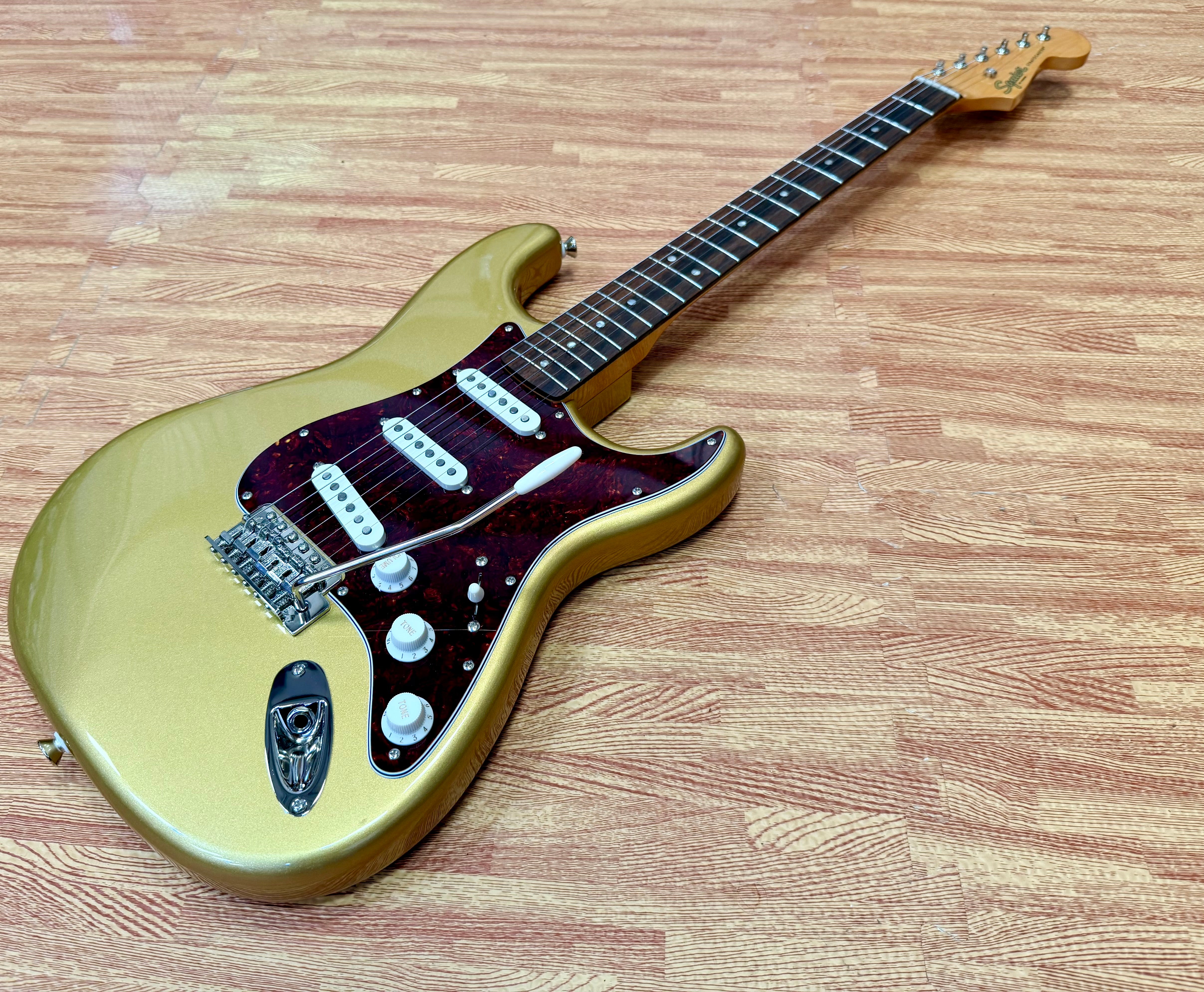 ✨MINT✨ Fender Squier FSR Classic Vibe 60s Stratocaster~ Aztec Gold~ 2025 Strat