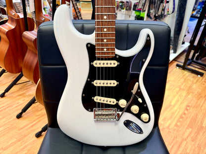 ⚡️2024⚡️ Fender Player II Stratocaster~ Polar White Electric Guitar~ Rosewood RW