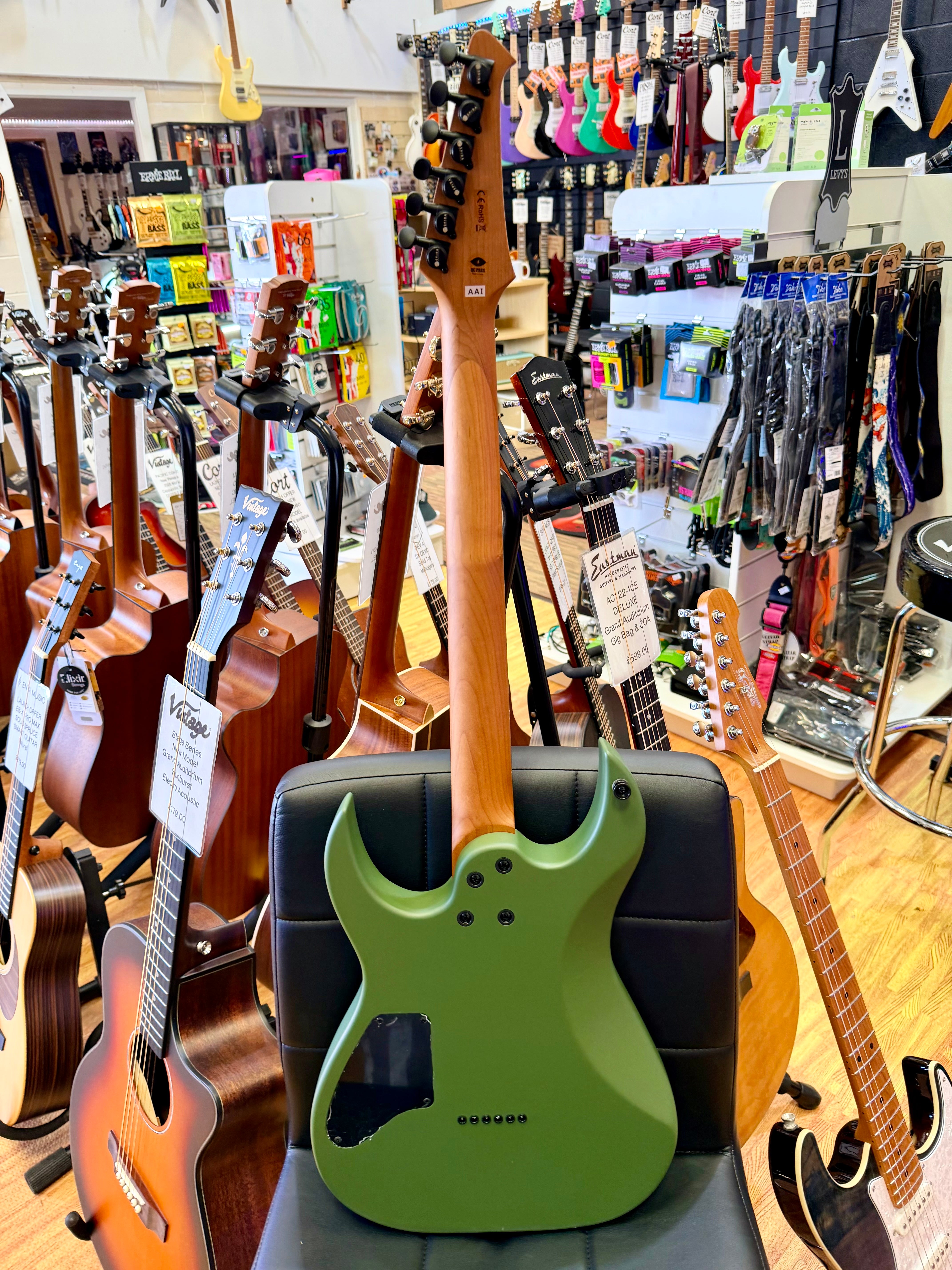 ⚡️NEW⚡️ Spira S-400 Satin Dark Green~ Electric Guitar HH~ Locking Tuners~ 2026!