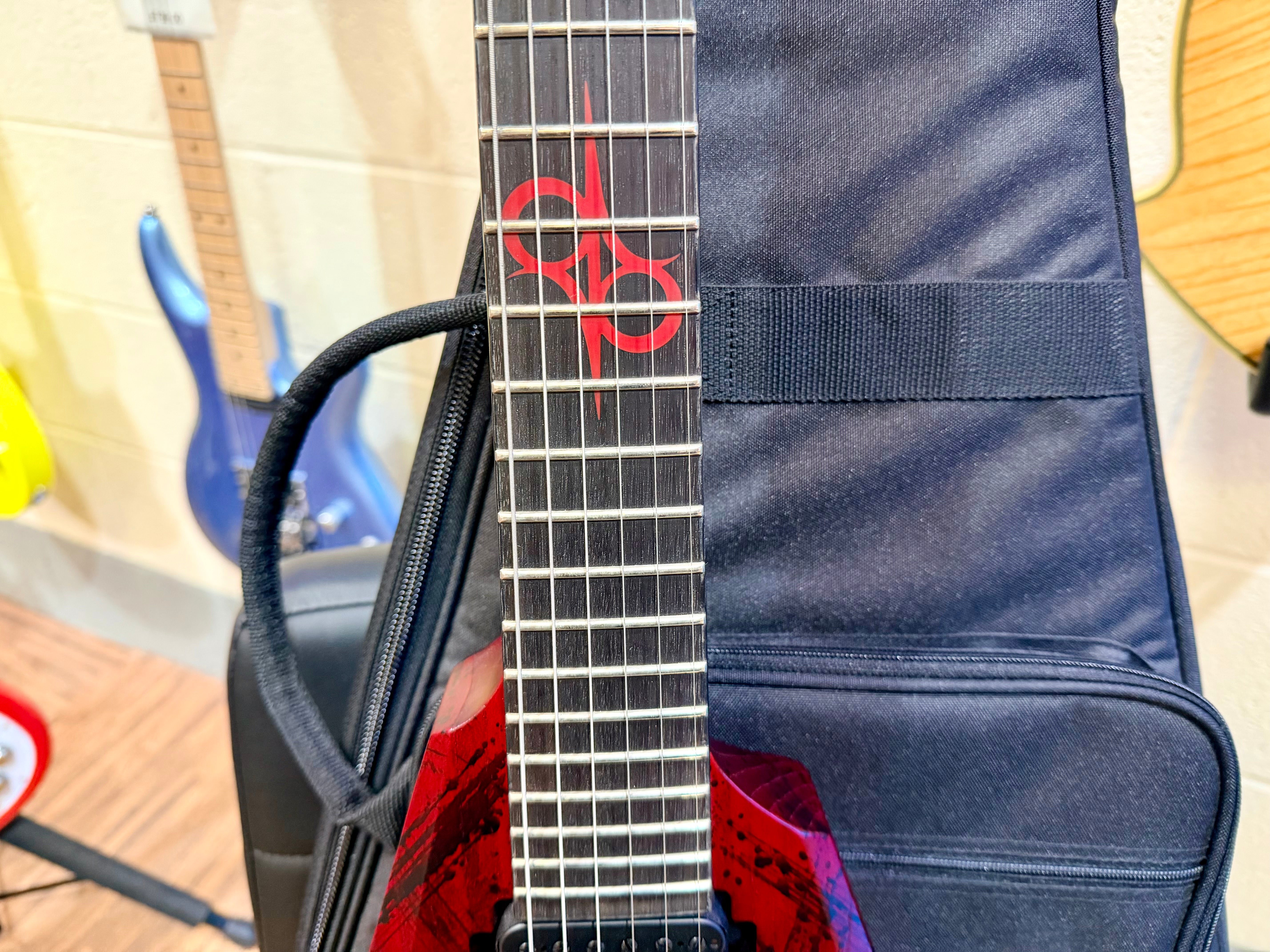 🔥2025🔥 Solar V2.6 Cannibalismo + Plus Flying V~ Blood Red~ Gig Bag~ MINT!