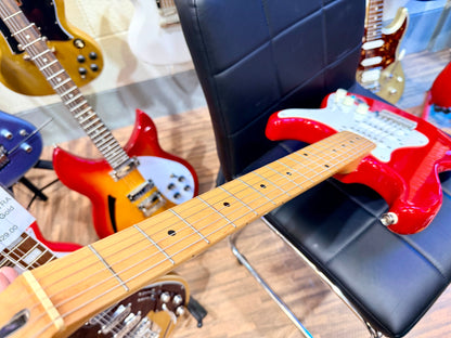 🎸 1995 KOREA 🎸Fender Squier Stratocaster~ Korean Made Strat~ Cherry Red!