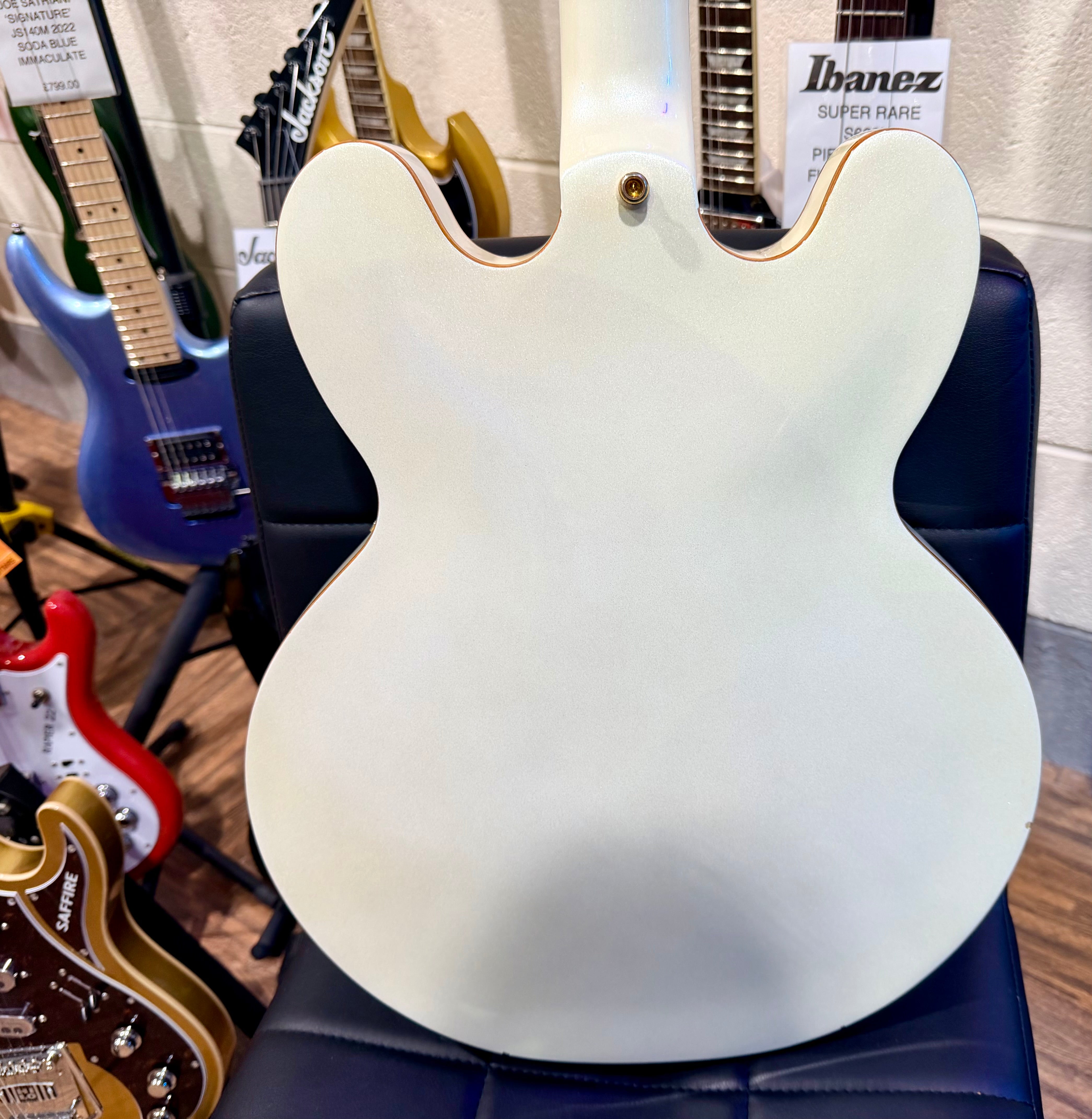 ✨LIMITED EDITION✨ Epiphone Riviera Royale Custom P93~ Pearl White + Hard Case!