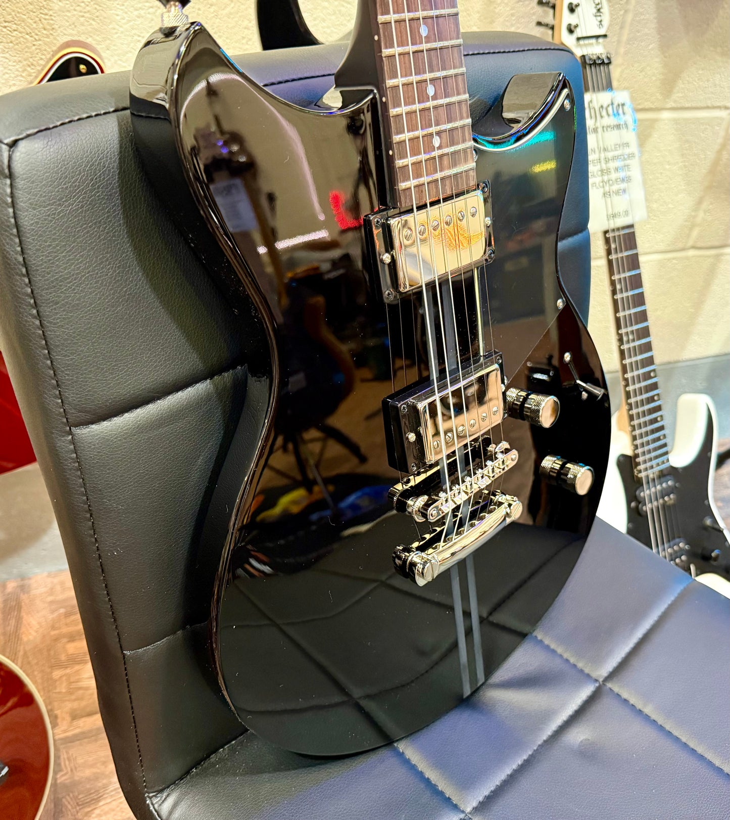 🌟BRAND NEW🌟 Yamaha Revstar Element RSE20~ Gloss Black~ Latest Model!