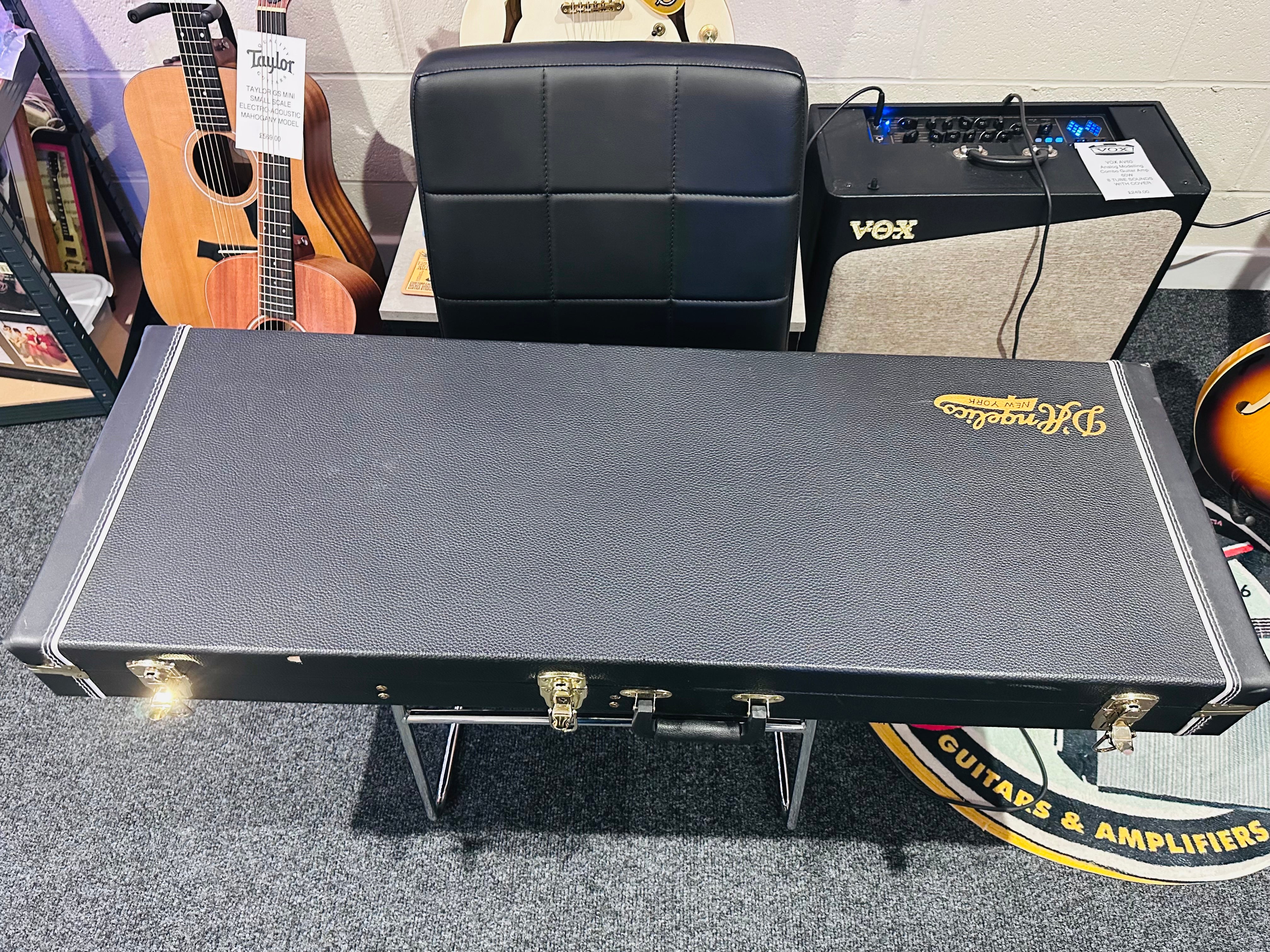 🌟MINT🌟 D'Angelico Ludlow Deluxe~ Swamp Ash Natural~2018~ Hard Case~MUST SEE 🌟